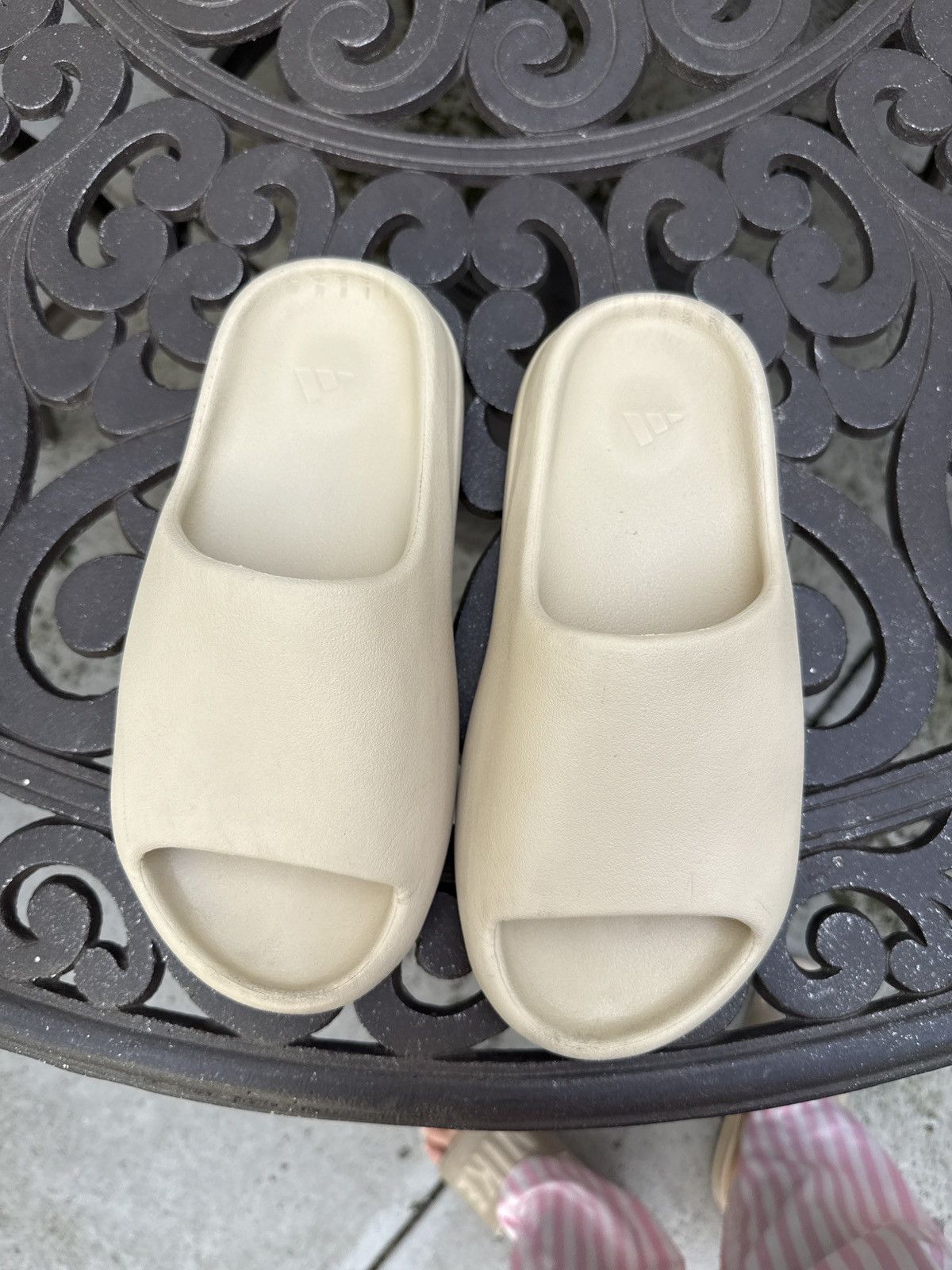 Yeezy Yeezy Slide 70s Size US 10 / IT 40 - 2 Thumbnail