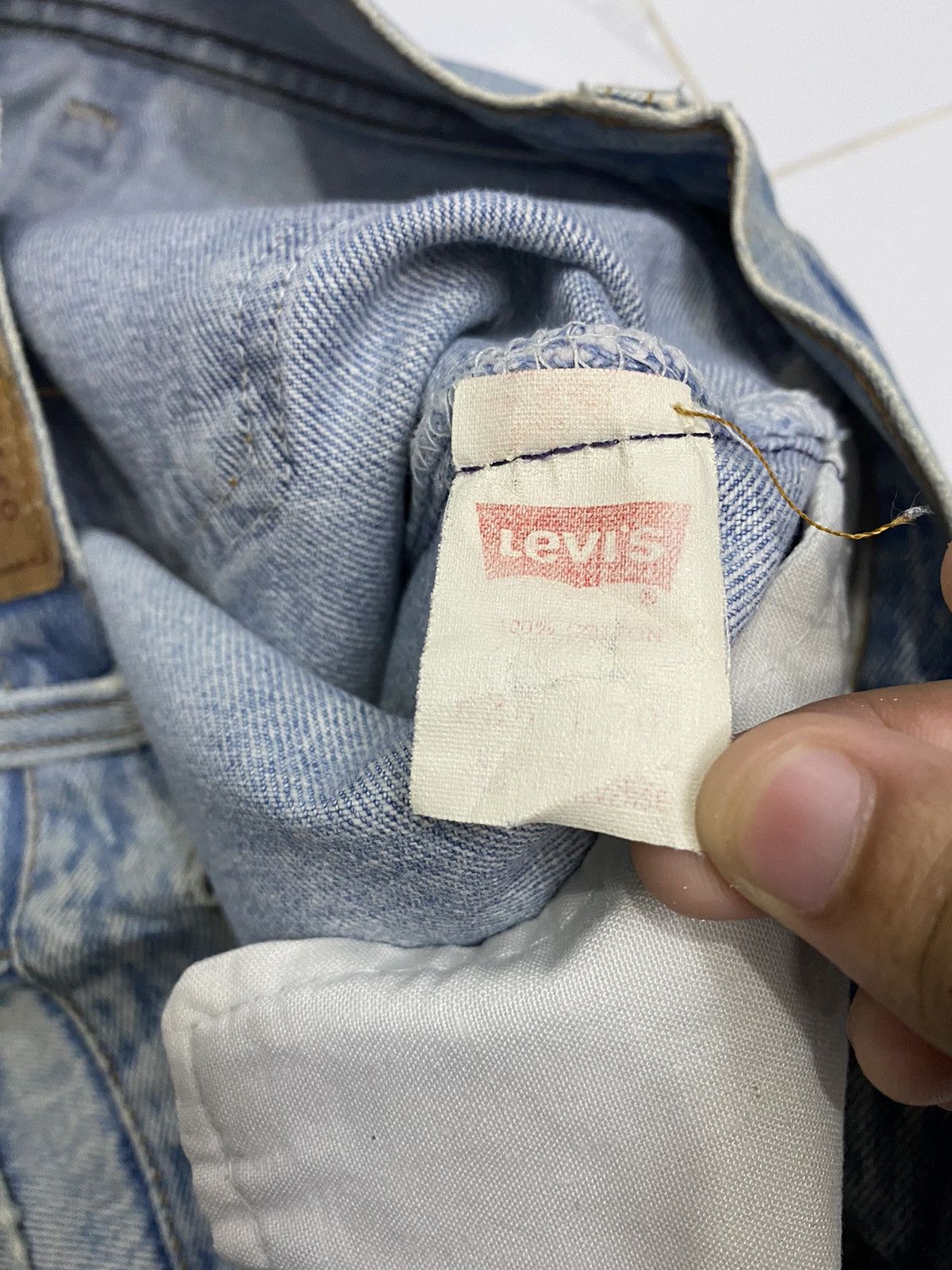Levi's Vintage Clothing 🔥VINTAGE LEVIS 501 DISTRESSED DENIM MADE IN USA JEANS Size US 34 / EU 50 - 9 Thumbnail
