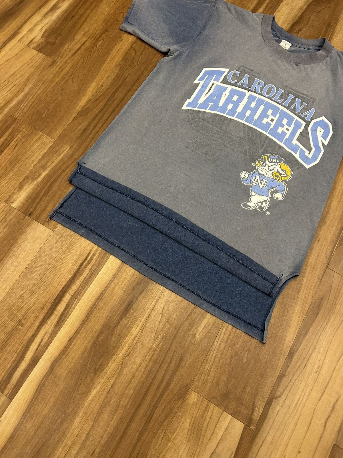 Vintage Vintage 90s UNC Tar Heels Tee Size US L / EU 52-54 / 3 - 2 Thumbnail