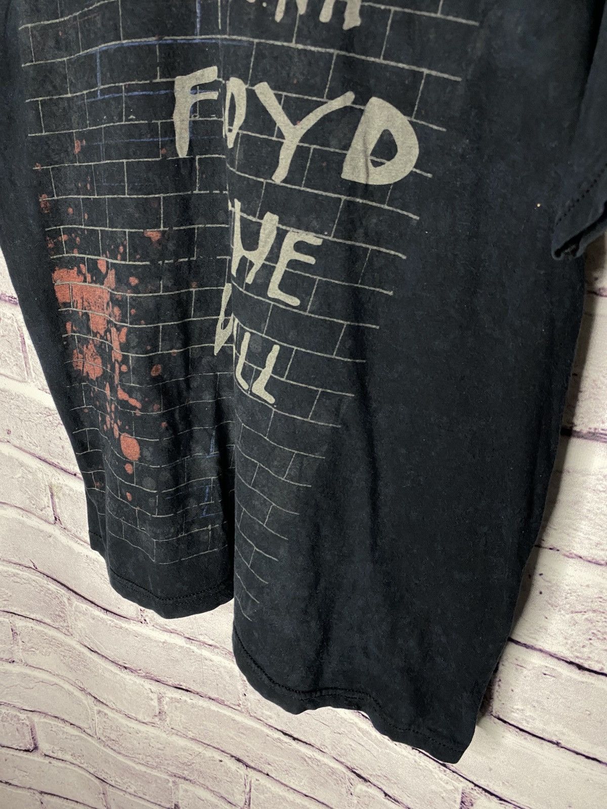 Pink Floyd Men's Vintage T-Shirt Pink Floyd The Wall Print Tee Size US M / EU 48-50 / 2 - 8 Thumbnail