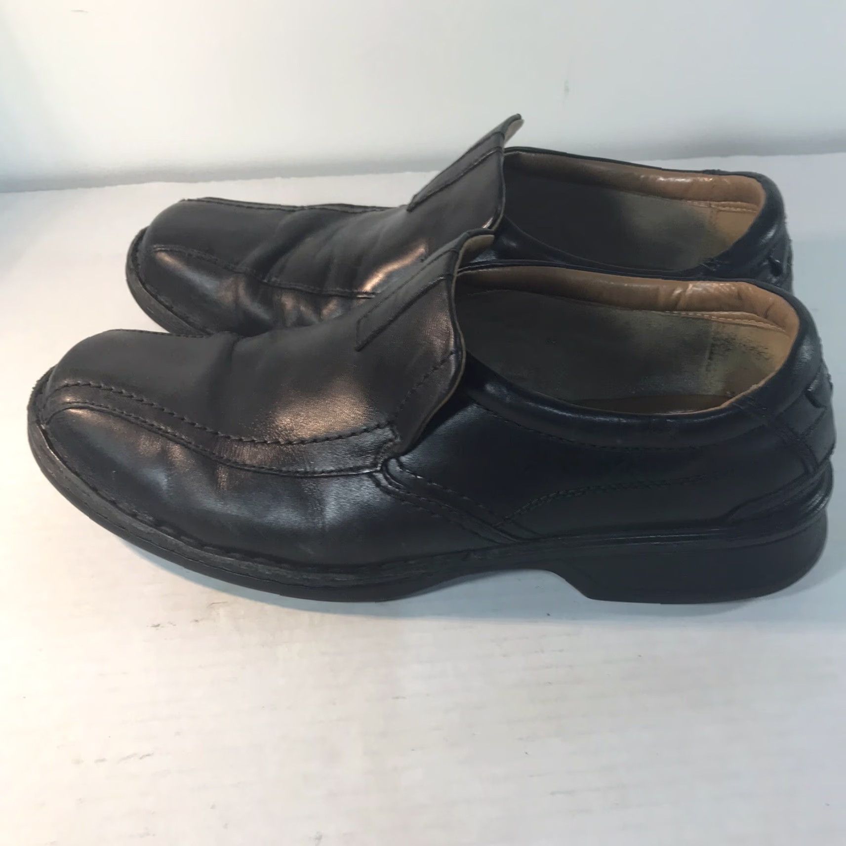 Clarks Clarks Black Leather Loafers Mens Size 10 Casual City Activewear Size US 10 / EU 43 - 2 Thumbnail