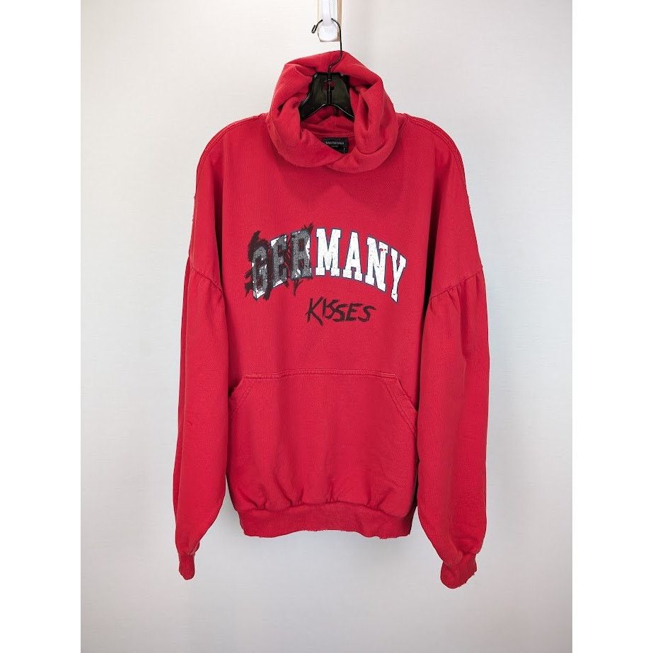 Balenciaga o1rshd1 Round Hoodie in Faded Red Size US S / EU 44-46 / 1 - 1 Thumbnail
