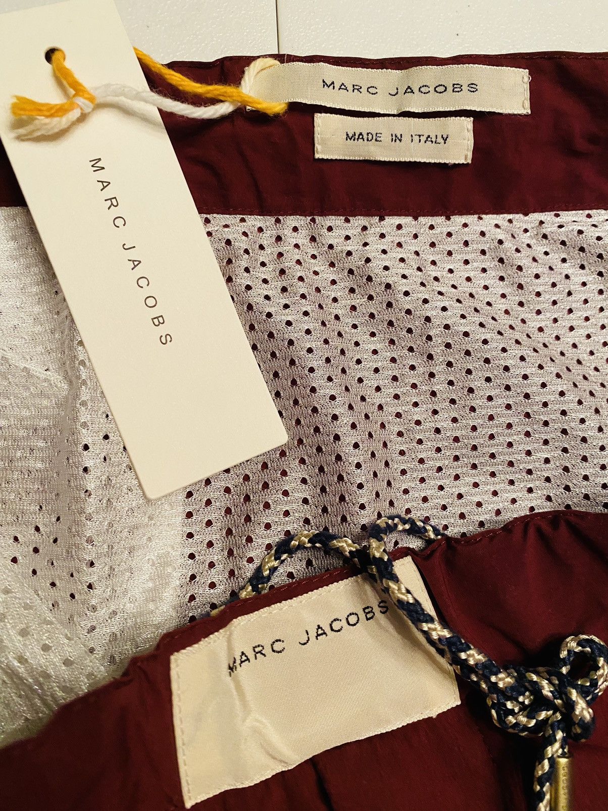 Marc Jacobs Marc Jacobs 🇮🇹 Dark Red Electric Logo Board Shorts 50 NEW Size US 34 / EU 50 - 3 Thumbnail
