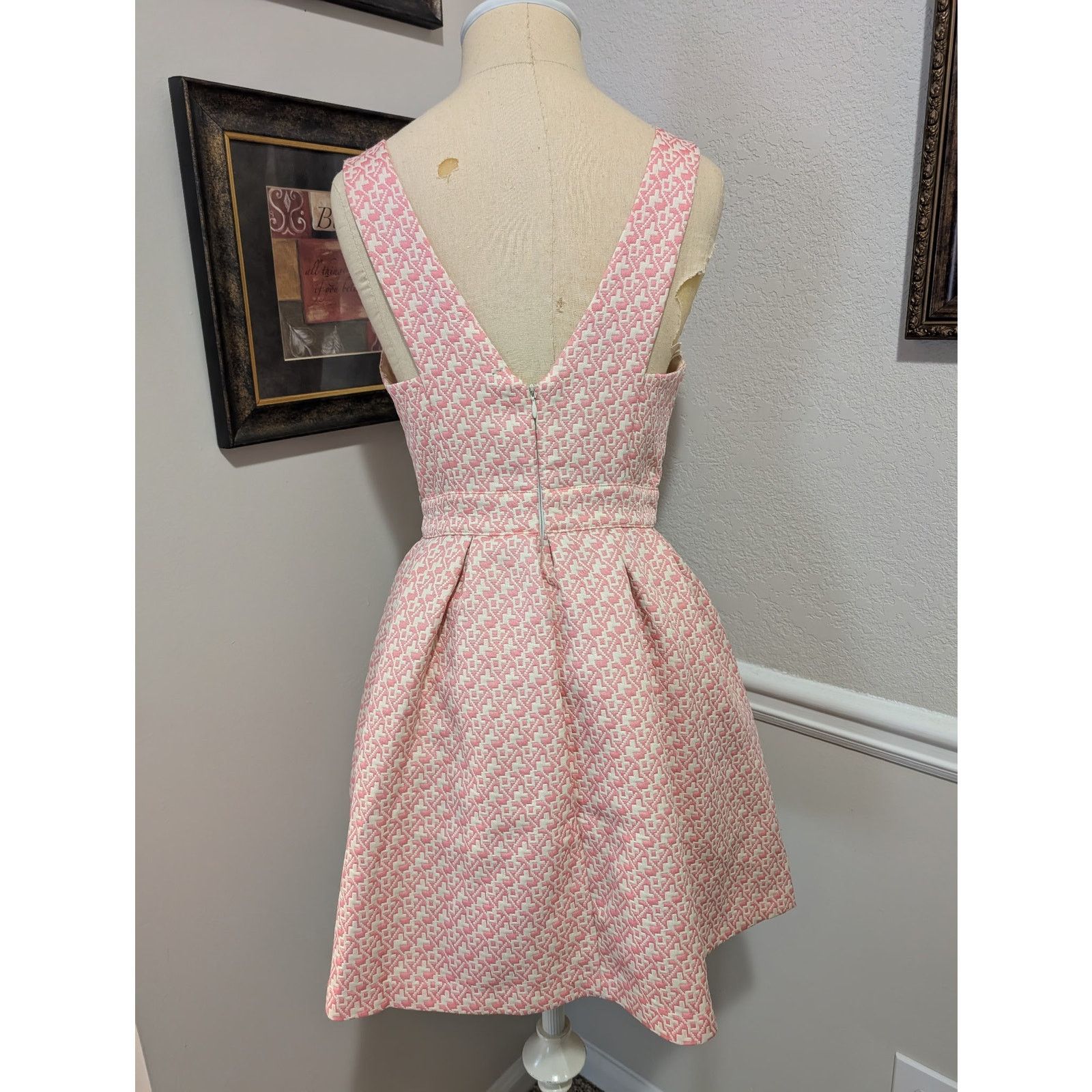 Guess Guess Pink & Cream Keyhole Fit-and-Flare Dress – Small Size S / US 4 / IT 40 - 3 Thumbnail