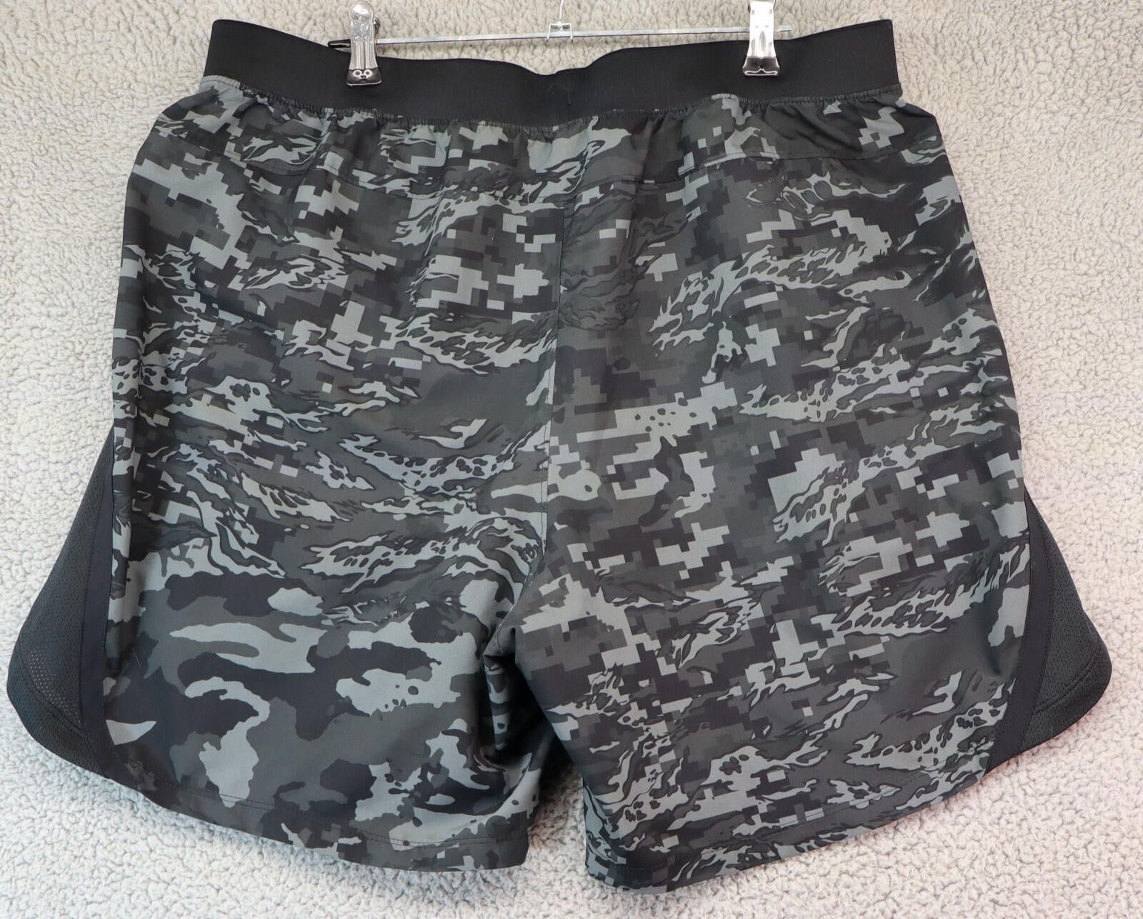 Under Armour Under Armour Men XL Launch Run 7" Inseam Unlined Shorts Camo Size US 36 / EU 52 - 6 Thumbnail