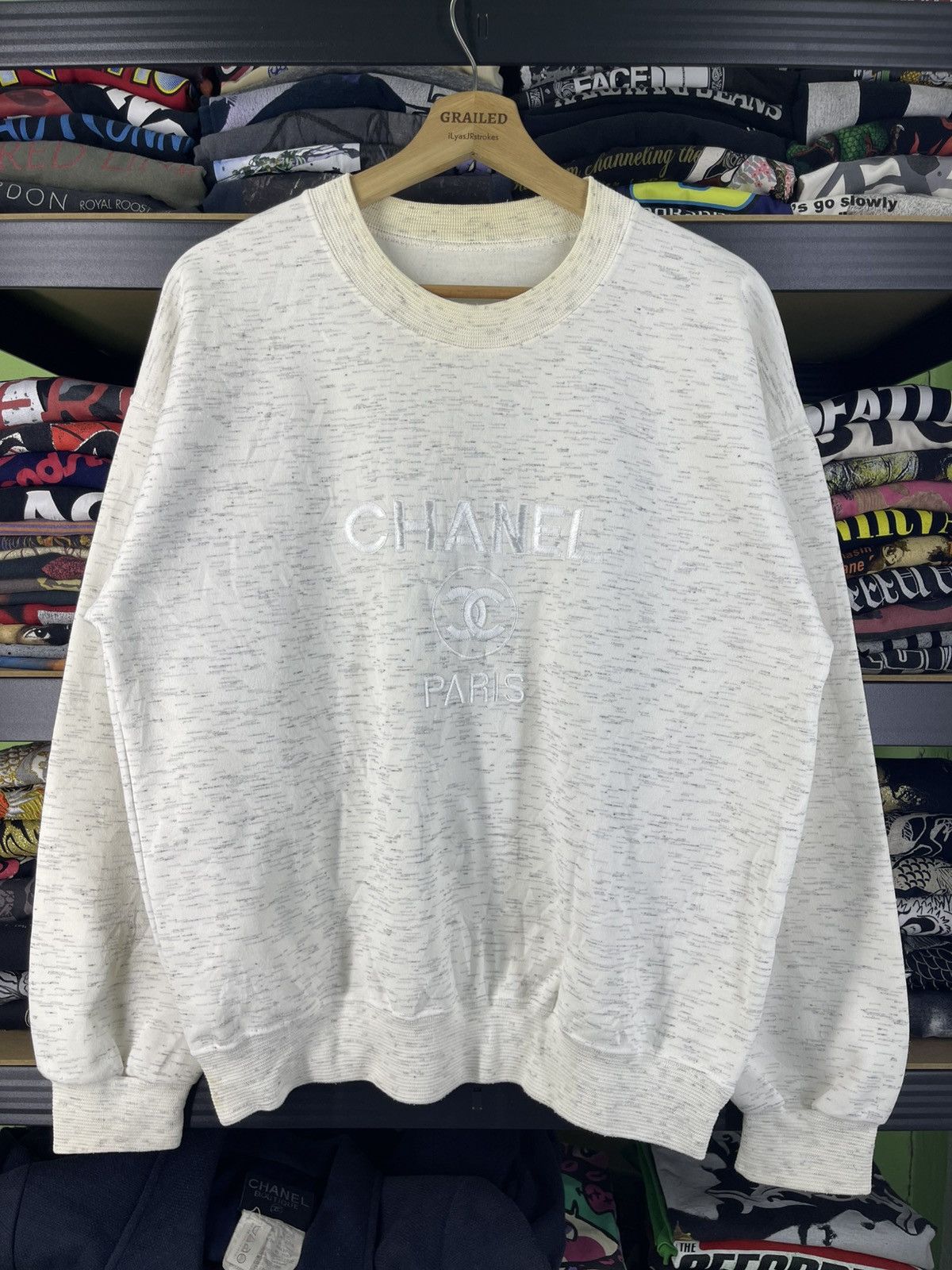 Vintage Vintage Chanel Embroidered Bootleg 90's Grey Sweatshirt Size US M / EU 48-50 / 2 - 1 Thumbnail