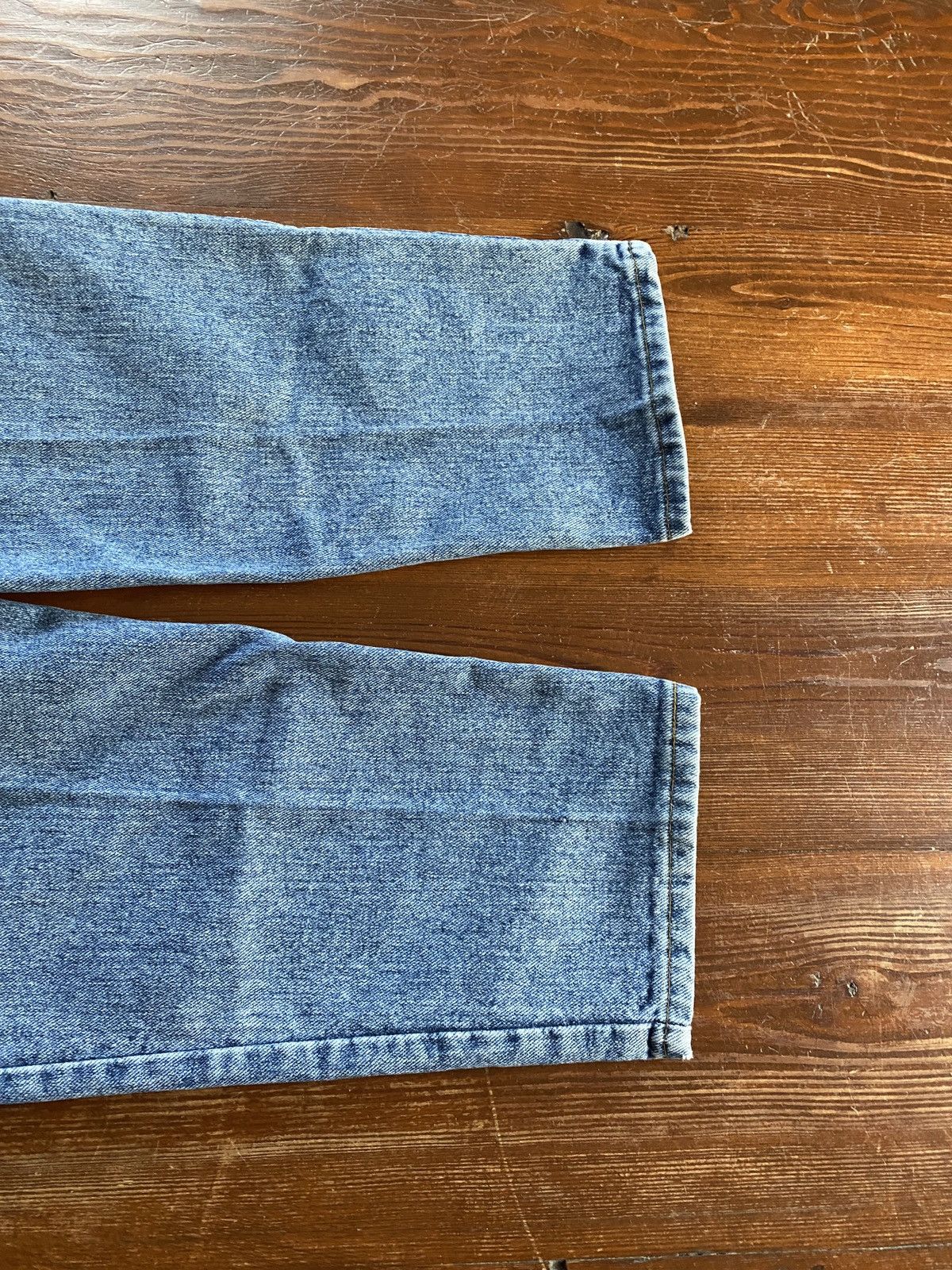 Levi's Vintage 1993 Levi’s 550 Relaxed Fit Blue Denim Jean 35x30 Size US 35 - 2 Thumbnail