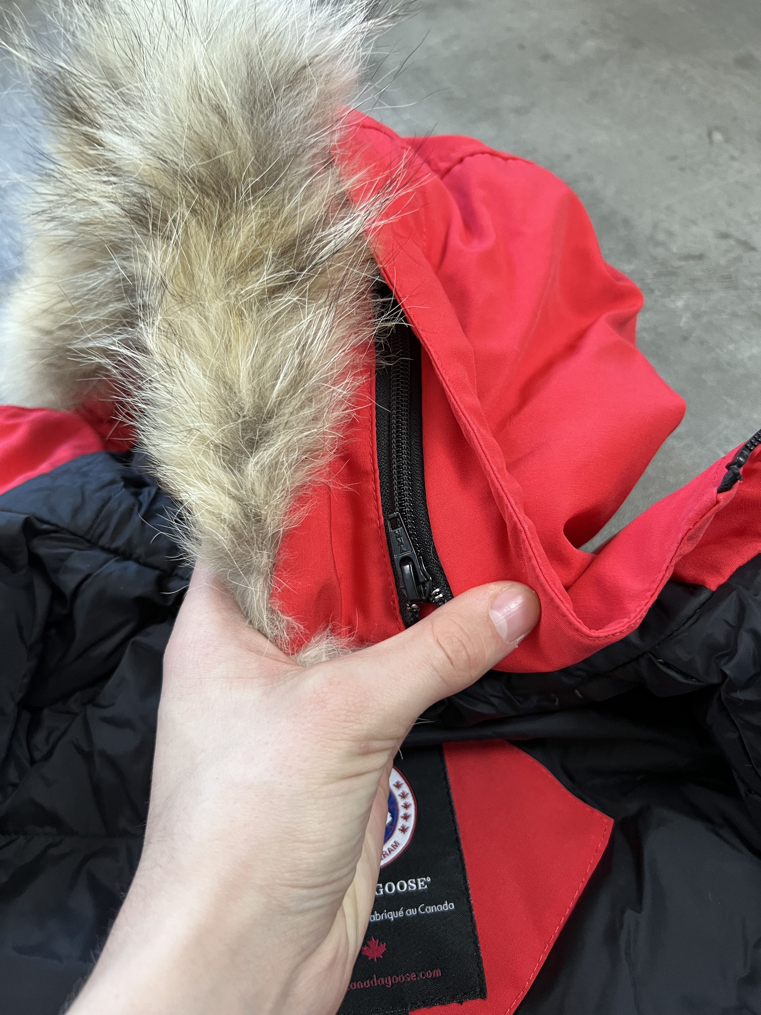 Canada Goose canada goose puffer bomber size (18) like S-M legit luxury Size US S / EU 44-46 / 1 - 13 Thumbnail
