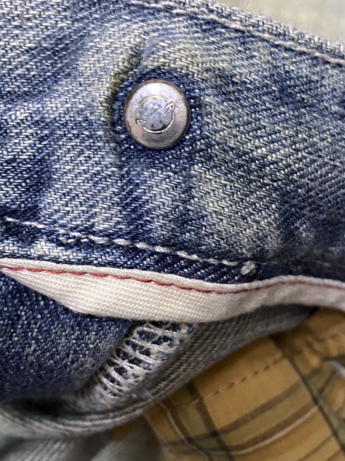 Japanese Brand Vintage Uniqlo S002 Faded Wash Loose Jeans Size US 33 - 13 Thumbnail