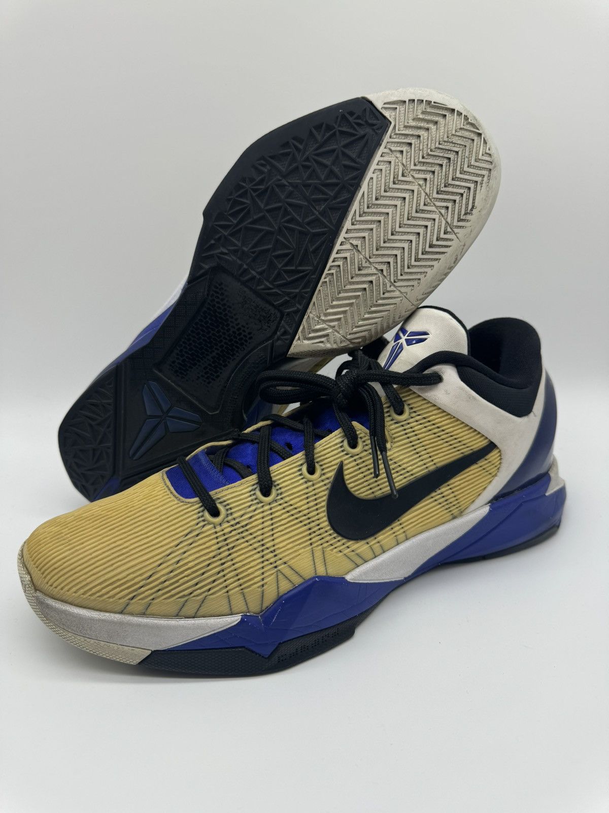 image of Kobe Mentality x Nike Zoom Kobe 7 System Supreme Concord 2011 Men’S Size 10 Shoes in Yellow, Men's