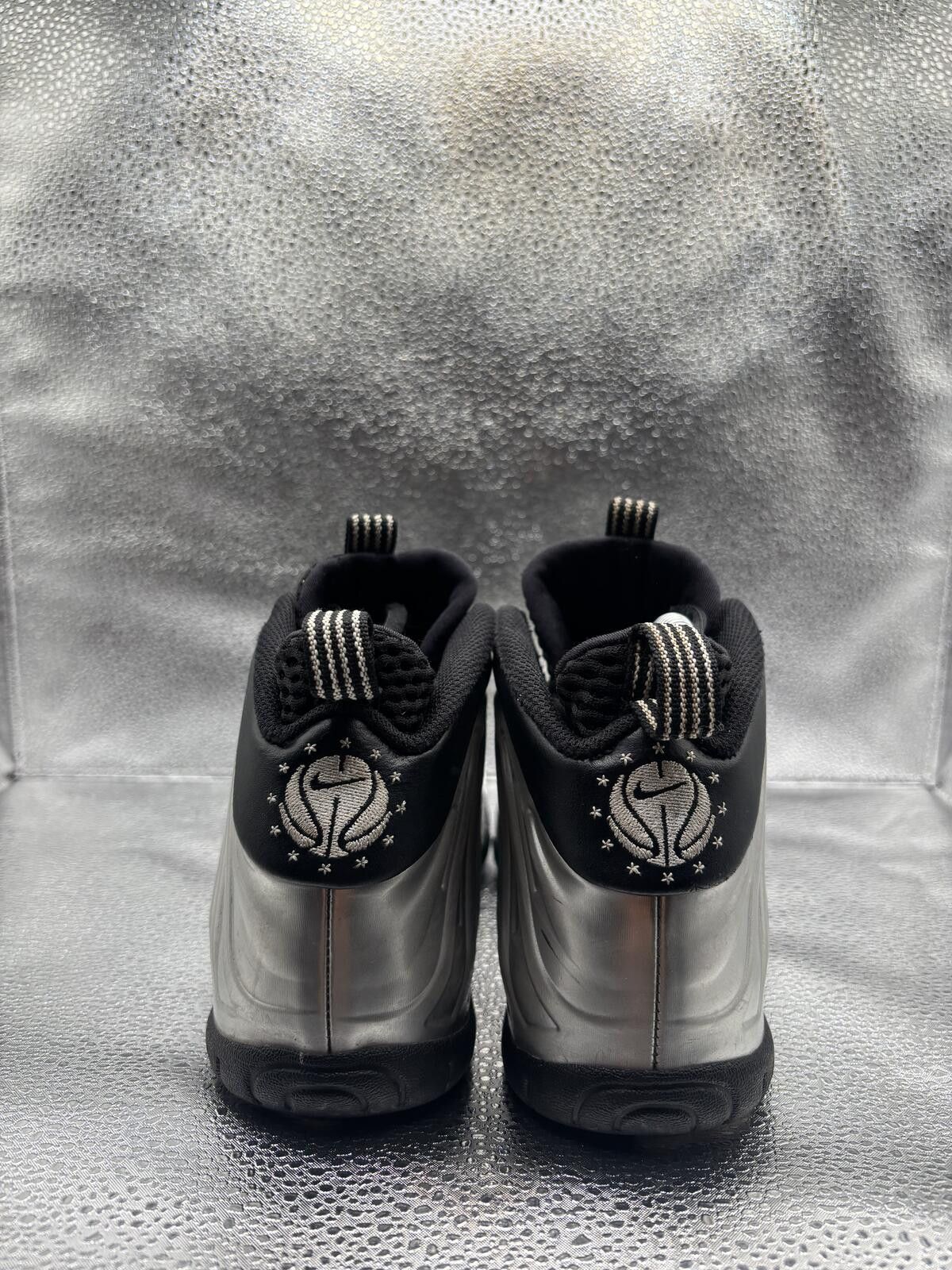 Nike Nike air Foamposite one chrome black GS Size US 5 / EU 37 - 4 Thumbnail