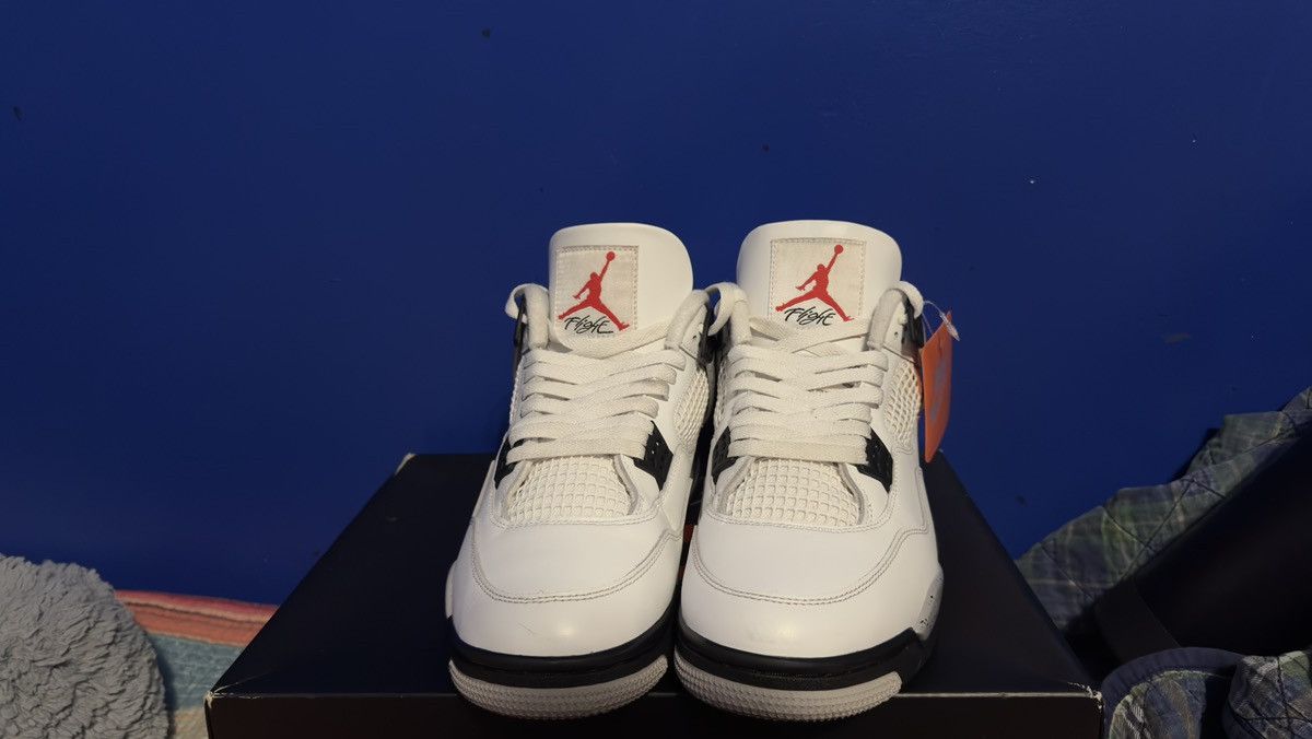 Jordan Brand Air Jordan Retro 4 Cement 2025 Size US 11.5 / EU 44-45 - 2 Thumbnail