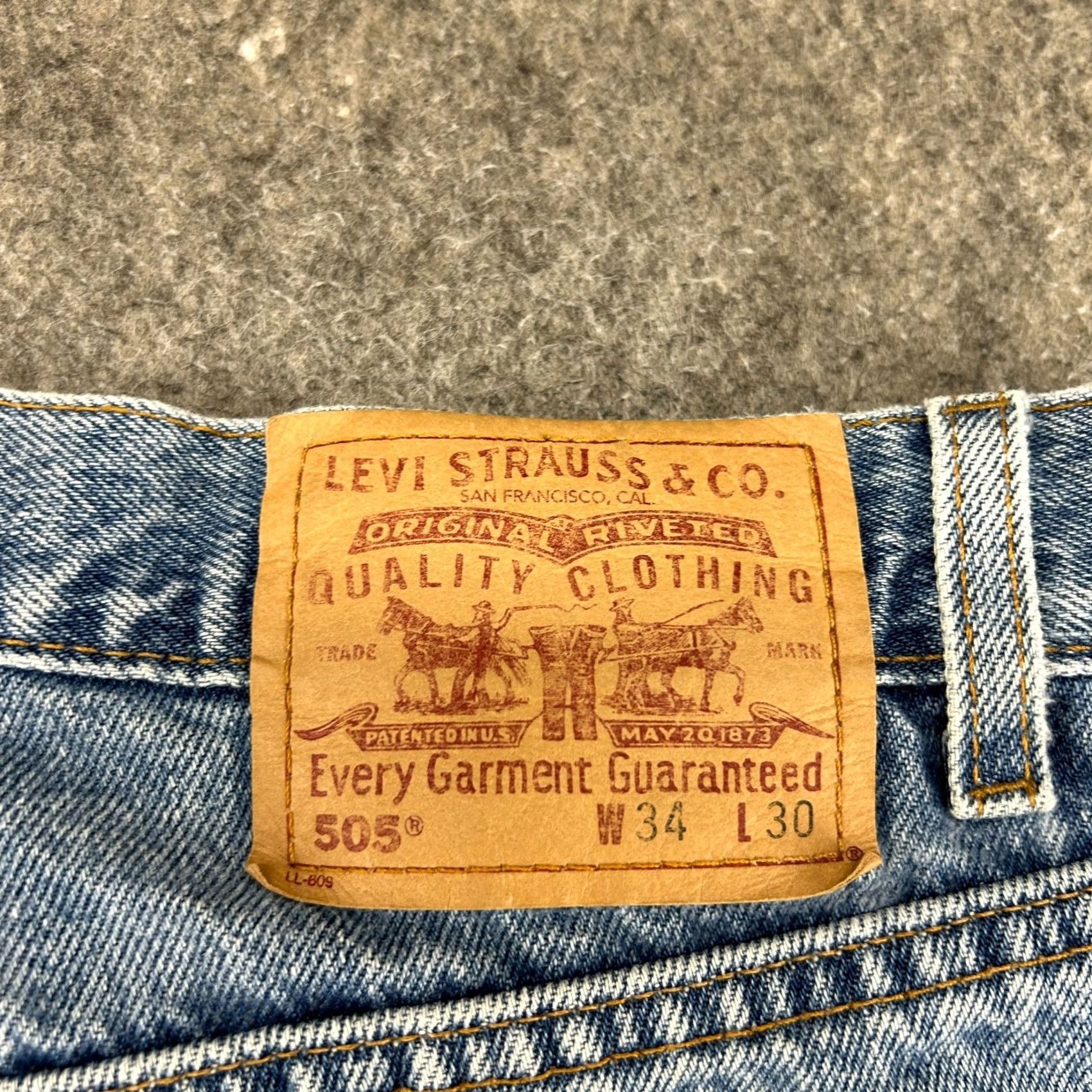 Levi's VINTAGE Levi's 505 Jeans Mens 34x28 Blue Regular Straight Light Wash HEMMED 90s Jeans Mens Blue 90s Christian0 Size US 34 / EU 50 - 3 Thumbnail