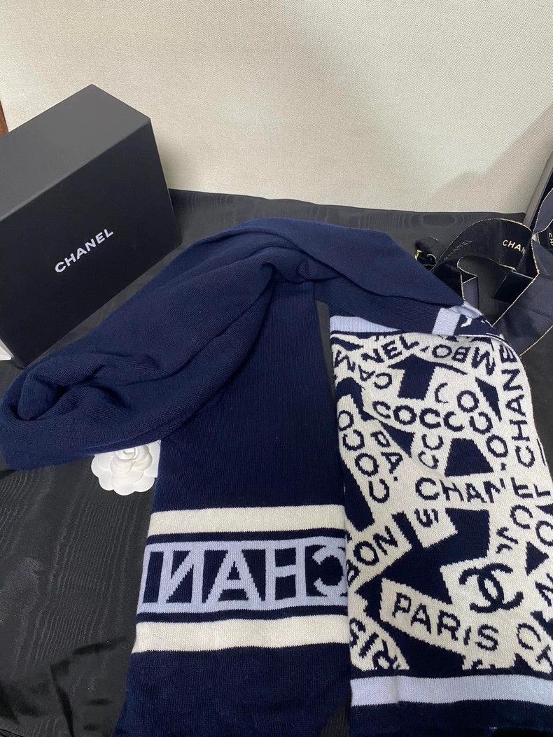 Chanel Chanel DoubleSided Cashmere Scarf in Navy -2505 Size ONE SIZE - 7 Thumbnail