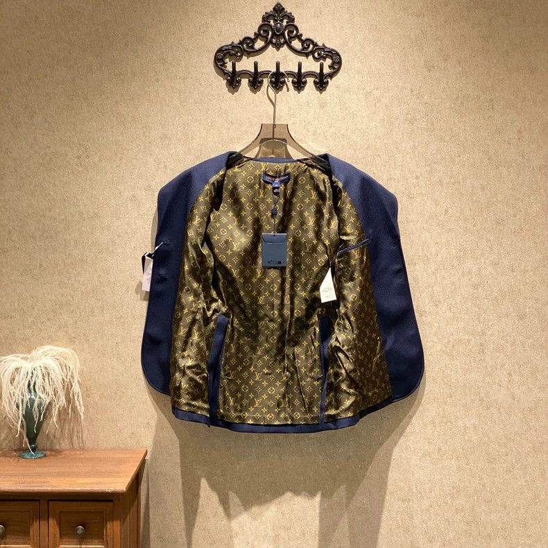 Louis Vuitton Louis Vuitton Midnight blue embroidered logo blazer jacket Size US XS / EU 42 / 0 - 3 Thumbnail