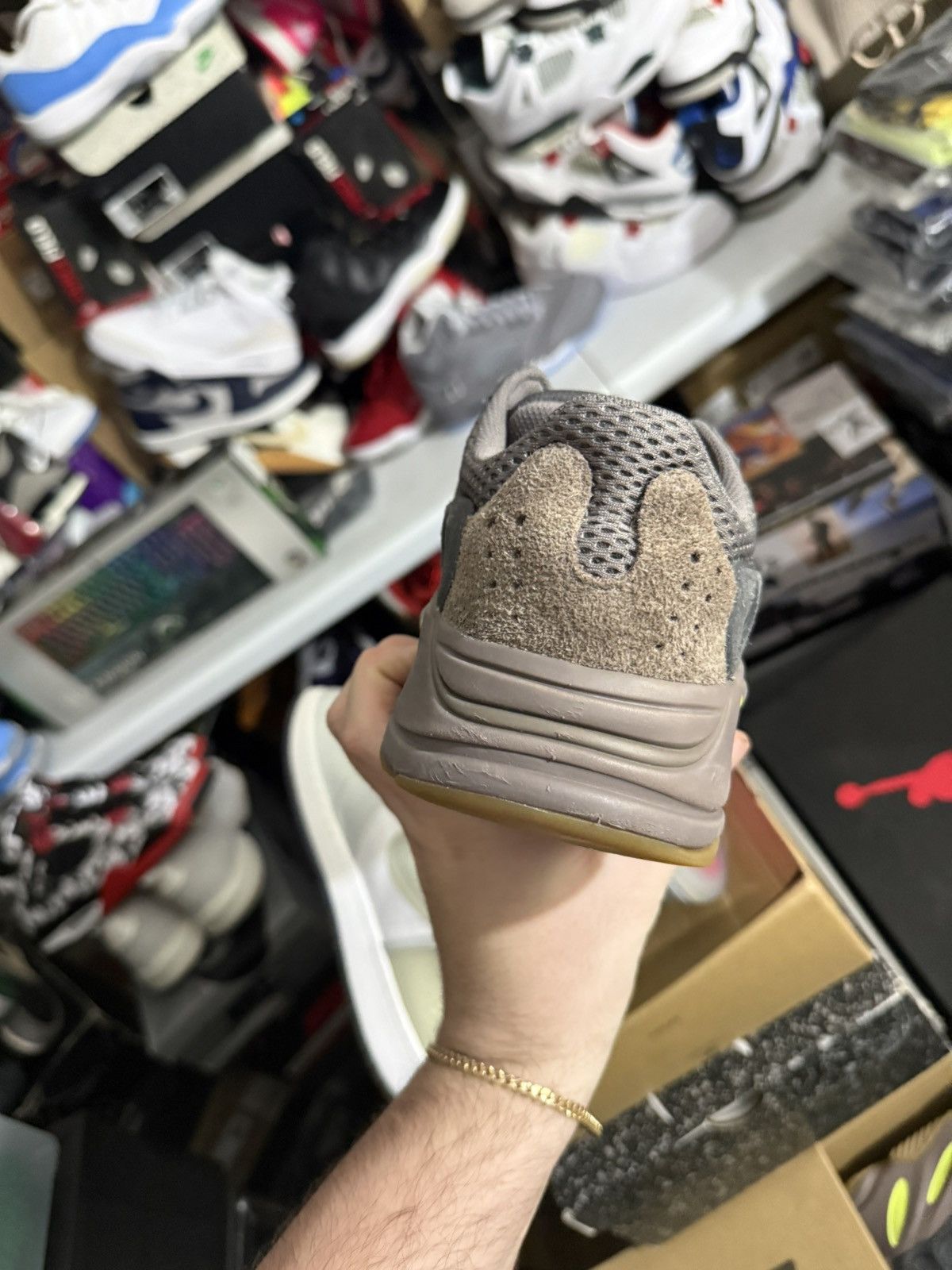 Yeezy Yeezy 700 mauve sz 11 Size US 9 / EU 42 - 4 Thumbnail
