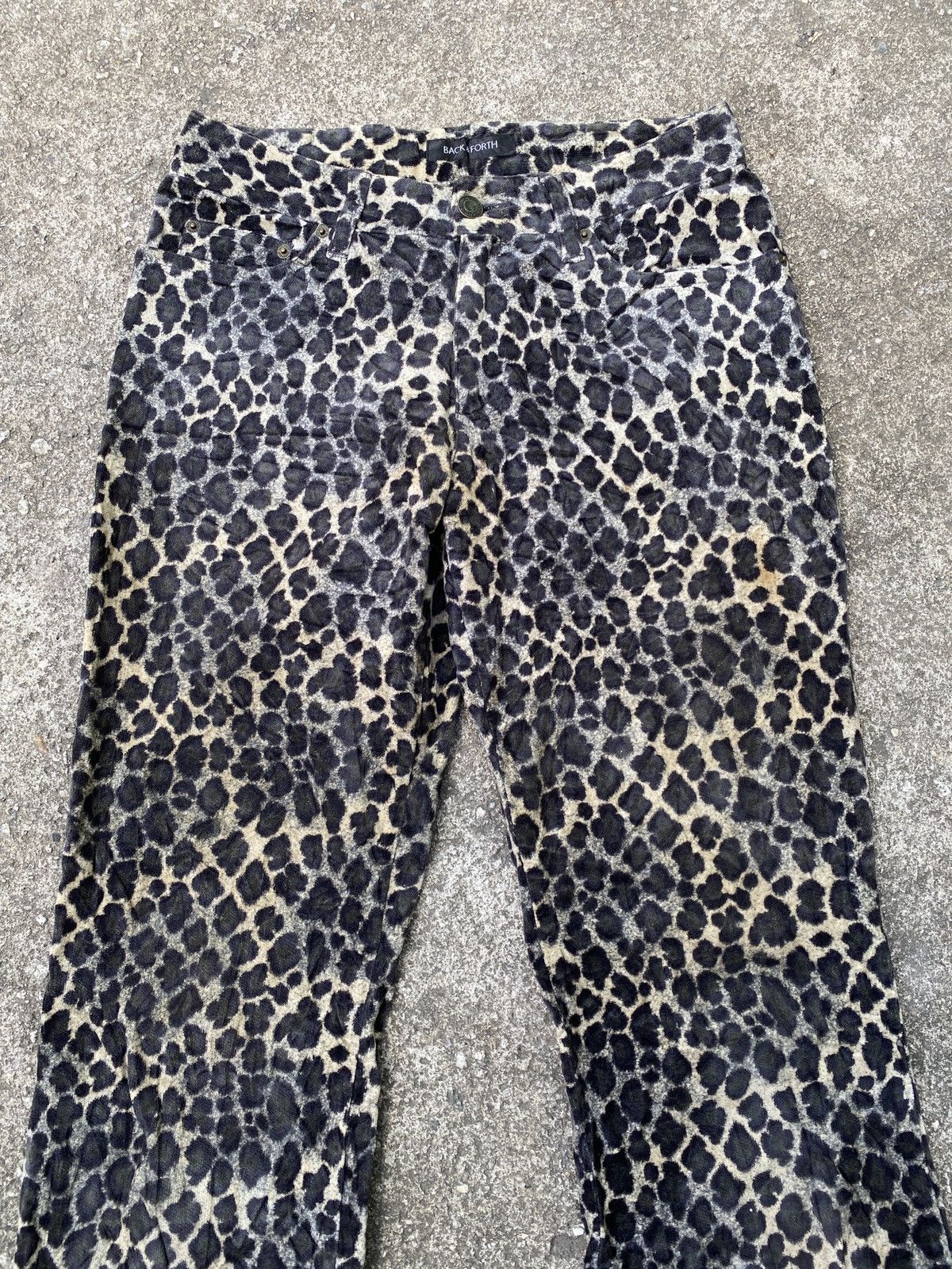 Japanese Brand Back&Forth Leopard Design Sunfaded Corduroy Flare Pant Size 27" / US 4 / IT 40 - 5 Thumbnail