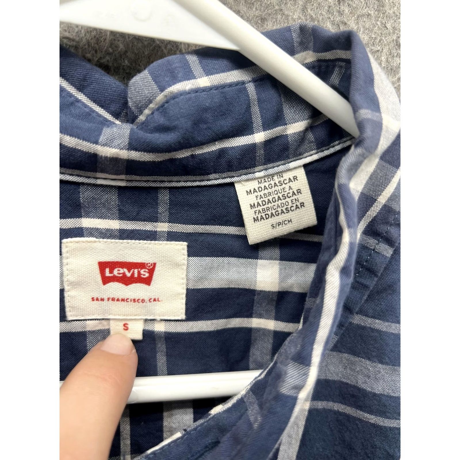 Levi's Levi's Shirt Mens Small Blue Plaid Long Sleeve Button Front Casual Woven Size US S / EU 44-46 / 1 - 5 Thumbnail