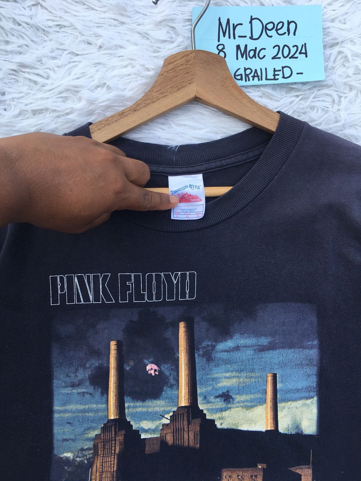 Band Tees Rare Vintage Pink Floyd Animals Album Tshirt Size US L / EU 52-54 / 3 - 8 Thumbnail