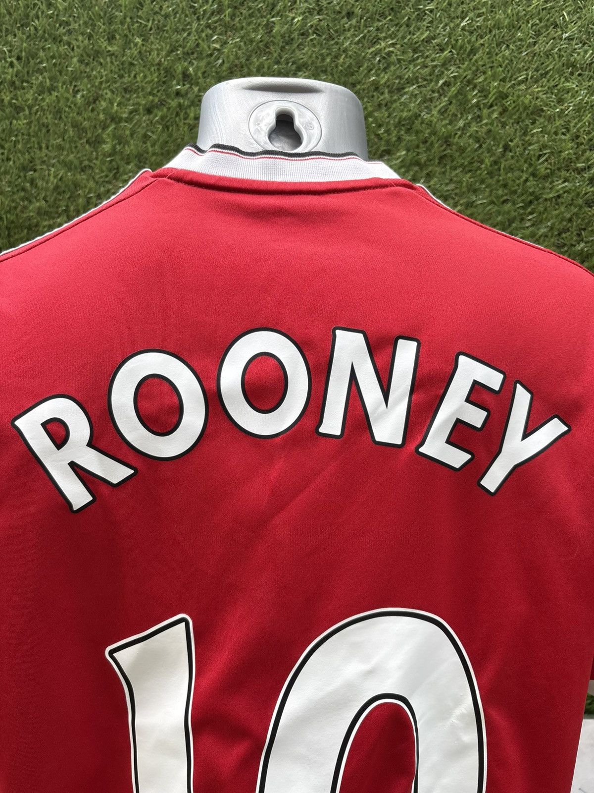 Adidas Rooney jersey manchester united Size US M / EU 48-50 / 2 - 5 Thumbnail