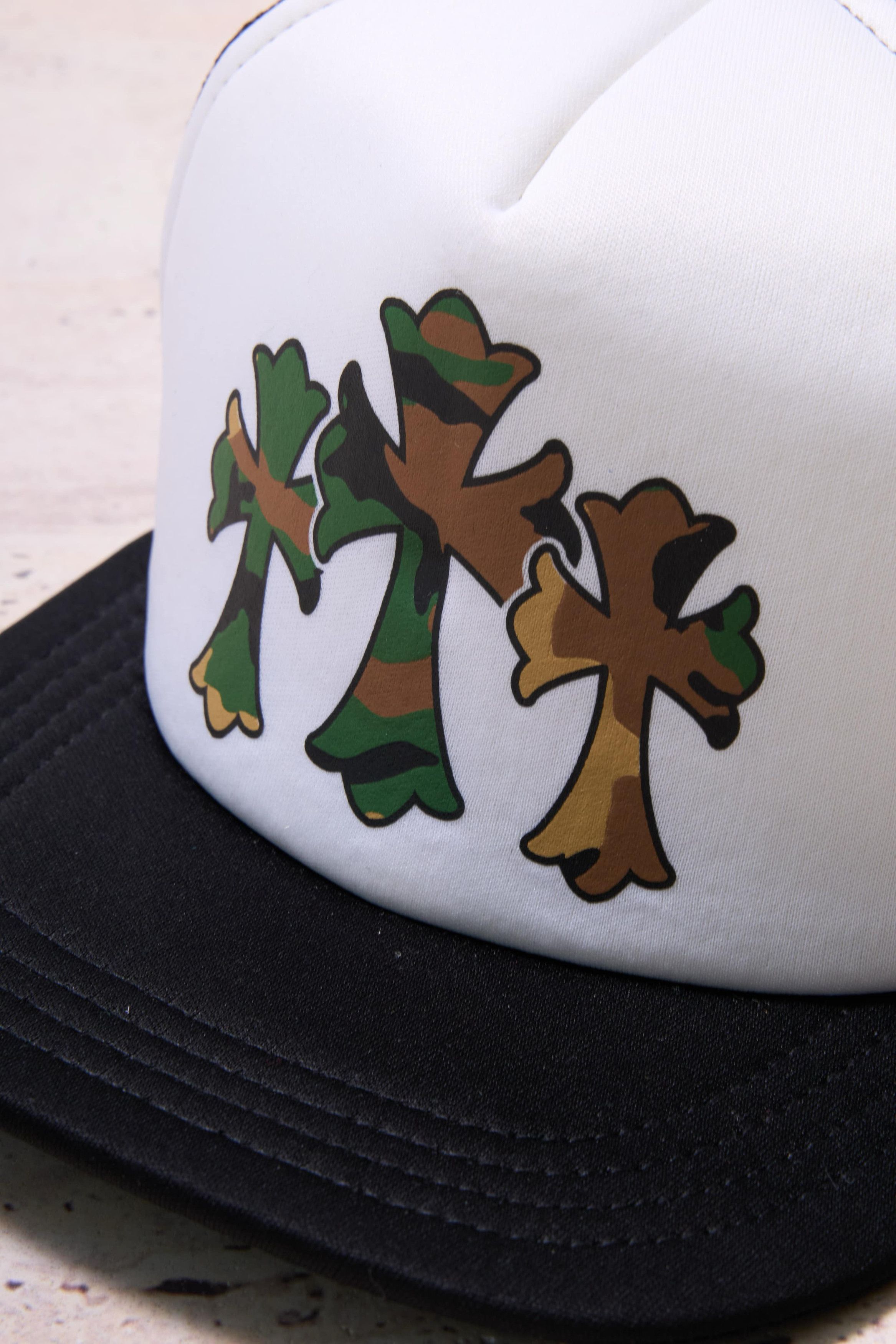 Chrome Hearts Chrome hearts cemetery trucker hat white/black/camo Size ONE SIZE - 8 Thumbnail
