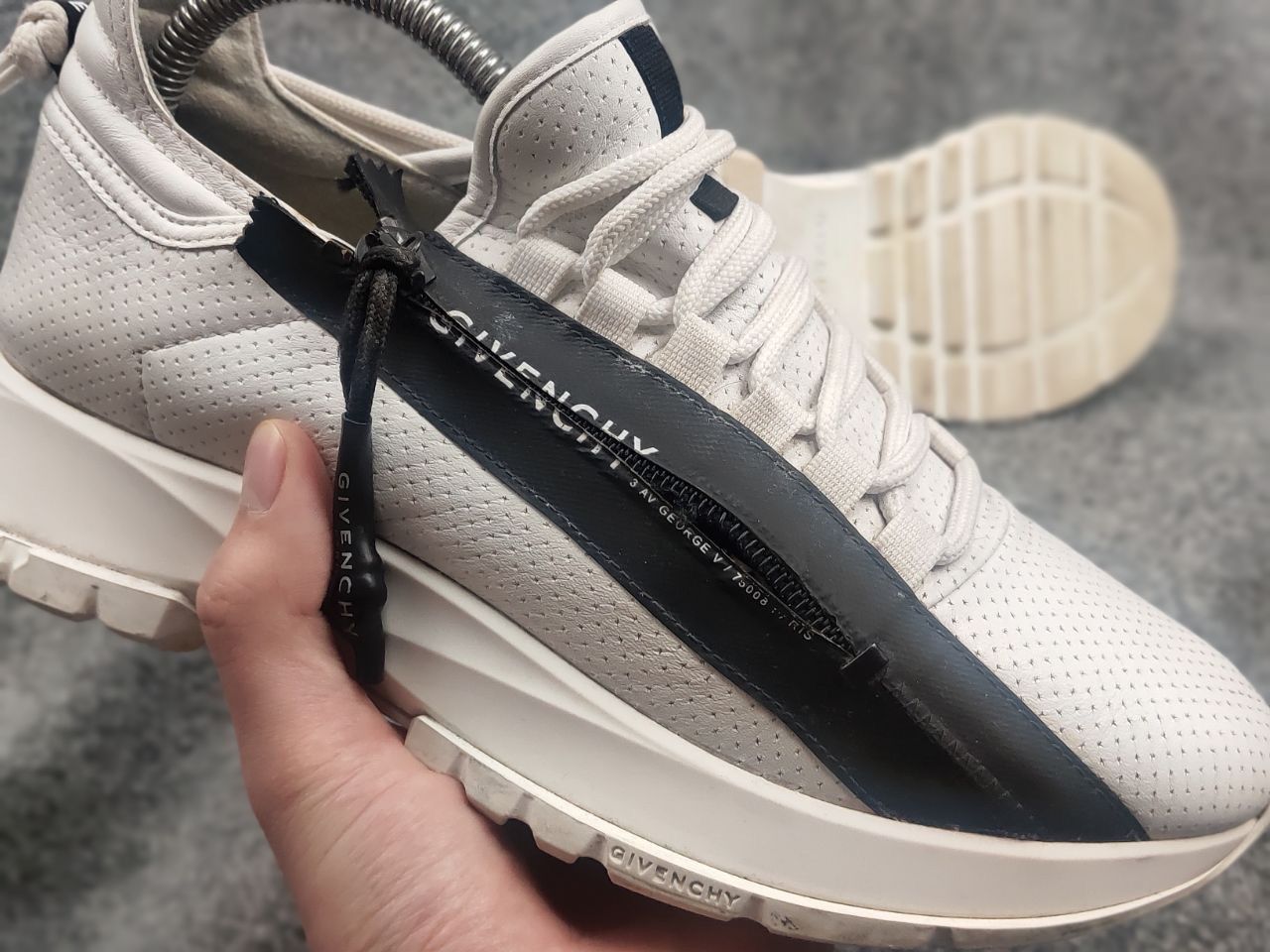 Givenchy Givenchy spectre runner sneakers leather Logo Zip Shoes Size US 8.5 / IT 38.5 - 19 Thumbnail