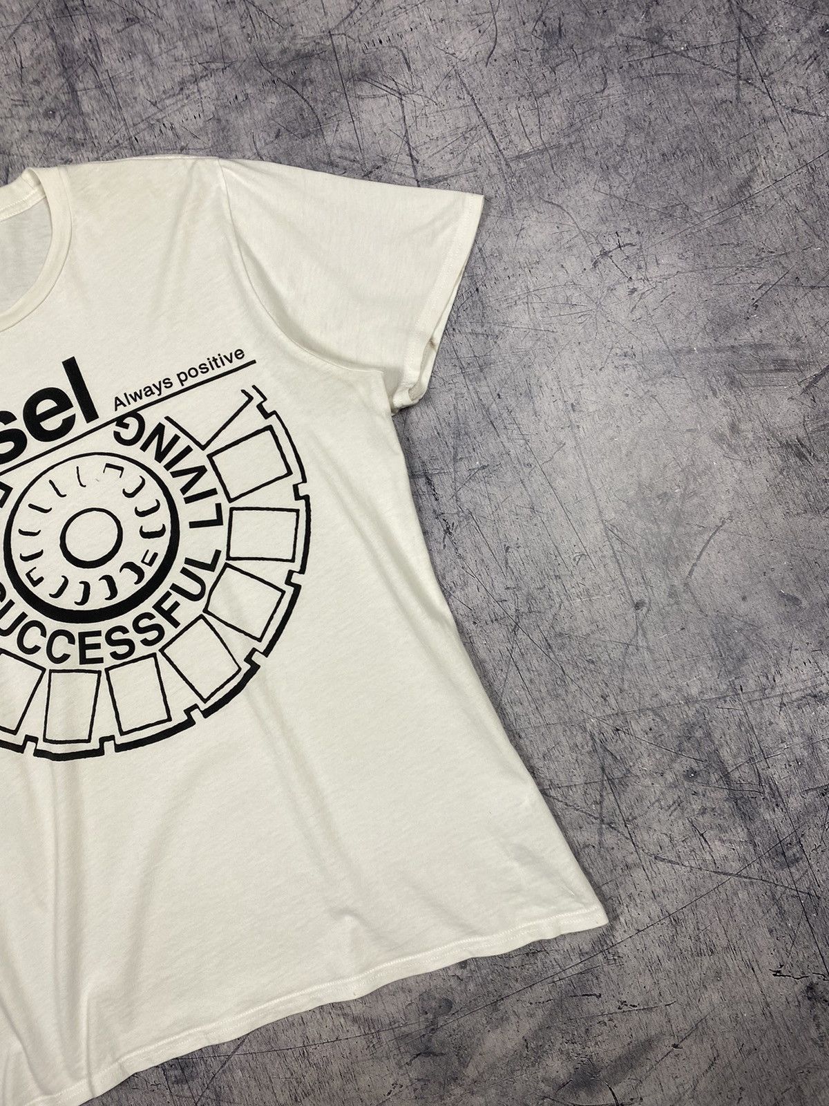 Diesel Vintage Diesel Designer Y2K Big Logo Tee T Shirt Size L Size US L / EU 52-54 / 3 - 4 Thumbnail