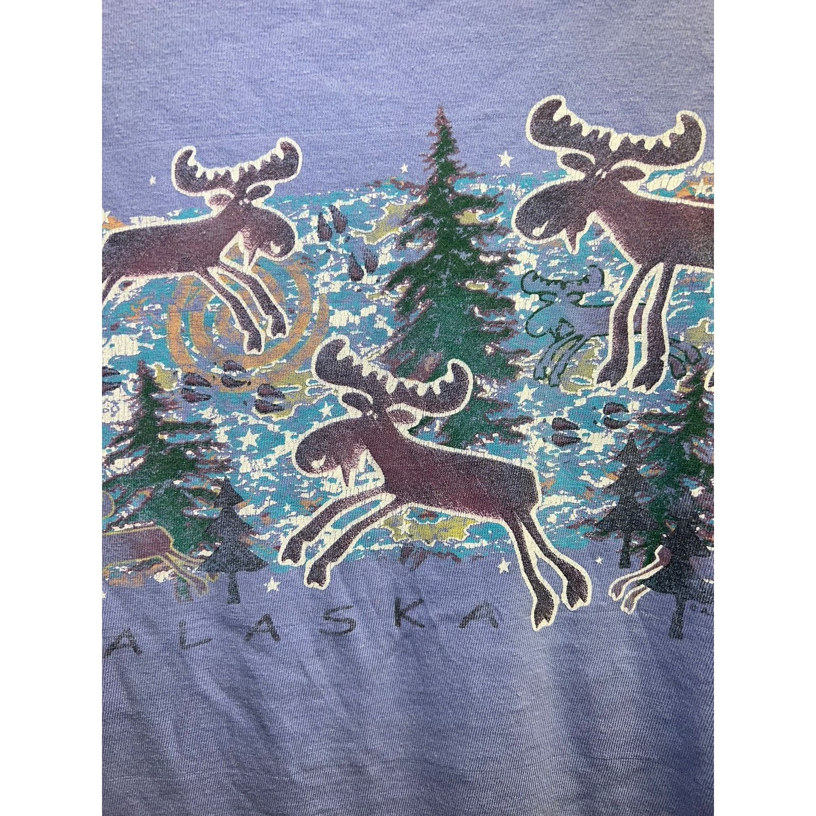 Hanes Vintage Alaska Shirt Moose Tracks Animal Graphic Tee 1990s Size US L / EU 52-54 / 3 - 4 Thumbnail