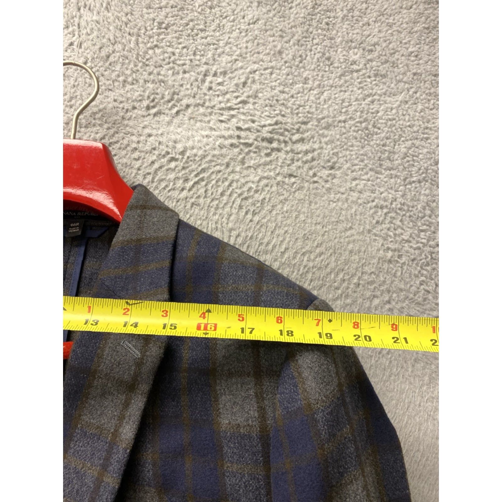 Banana Republic Banana Republic Men’s Blazer Jacket 46R Plaid Notch Lapel Regular Single-Breasted 2-Button Front Inner Pockets Wool Polyester Blend Multicolor Men’s Size 46R - 4 Thumbnail