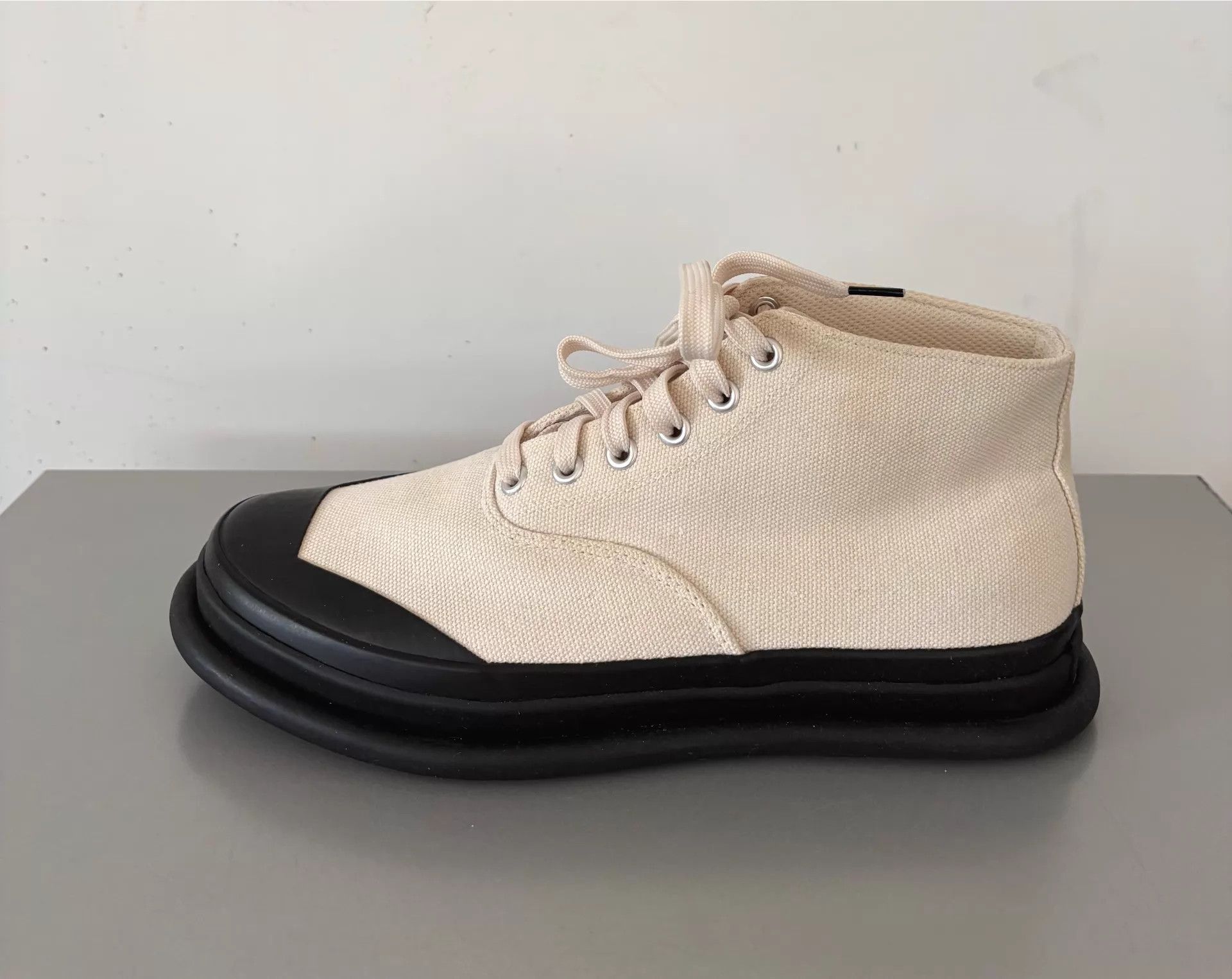 Issey Miyake IsseyMiyake Hi-Top Canvas Sneakers Beige/Black 41EU Size US 8 / EU 41 - 3 Thumbnail