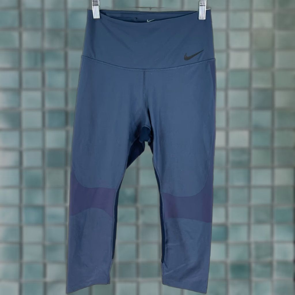 Nike Nike Dri-Fit Capri Leggings Womens M Blue Running & Yoga Comfort, Compression, Regular Fit, Pull On, Skinny Inseam 22in, Nike Logo Size 32" / US 10 / IT 46 - 1 Thumbnail
