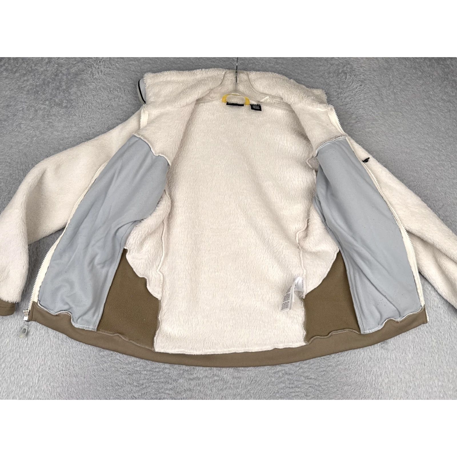 Mountain Hardwear Mountain Hardwear Jacket Womens Small White High Pile Fleece Full Zip Outdoor Size S / US 4 / IT 40 - 2 Thumbnail