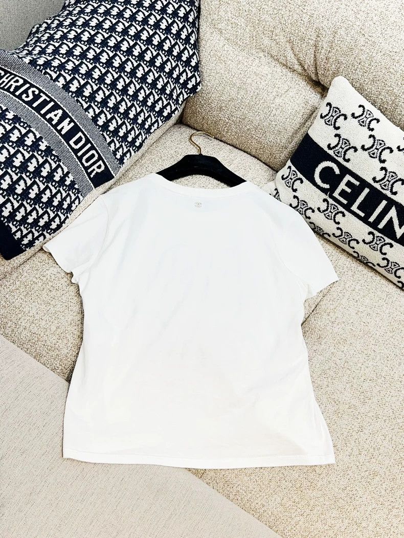 Chanel Chanel 23N White Love Logo Short-Sleeved T-shirt Size S / US 4 / IT 40 - 3 Thumbnail