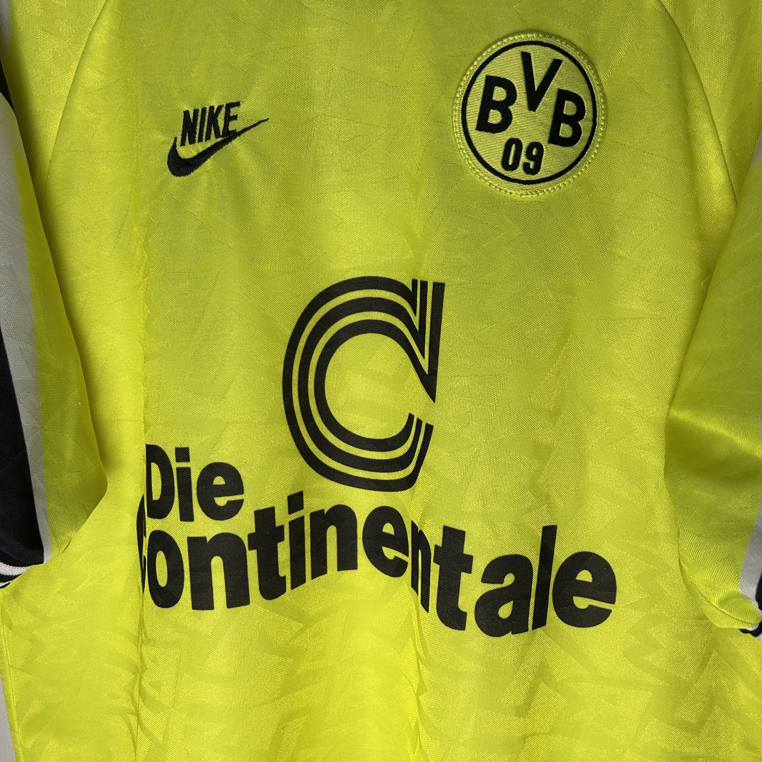 Nike Vintage Borussia Dortmund 96/97 Nike Home Jersey Size US L / EU 52-54 / 3 - 3 Thumbnail