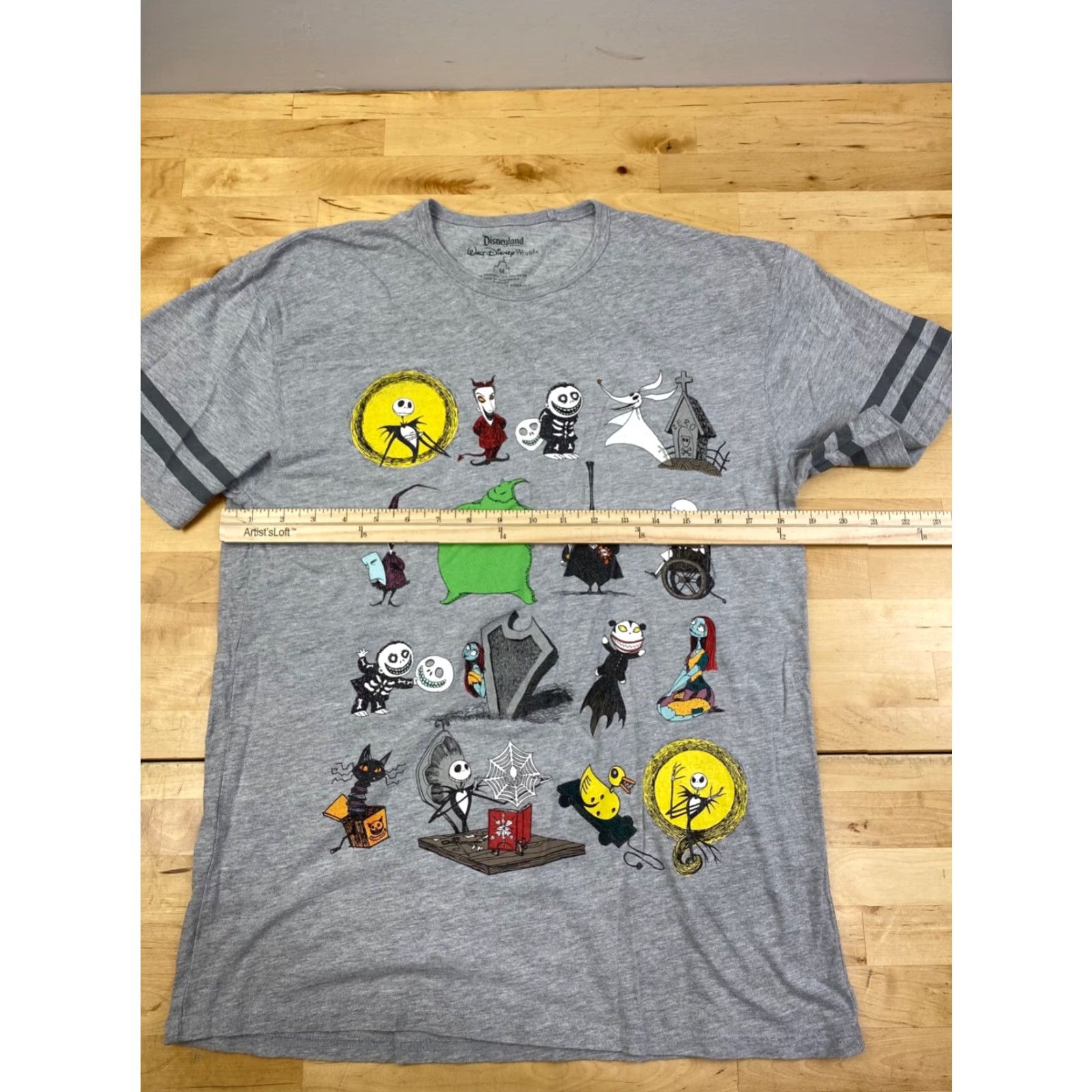 Disney **Disney Nightmare Before Christmas Women's M Gray T-Shirt** User: Disney Nightmare Before Christmas Women's M Gray Short Sleeve T-Shirt Size M / US 6-8 / IT 42-44 - 4 Thumbnail