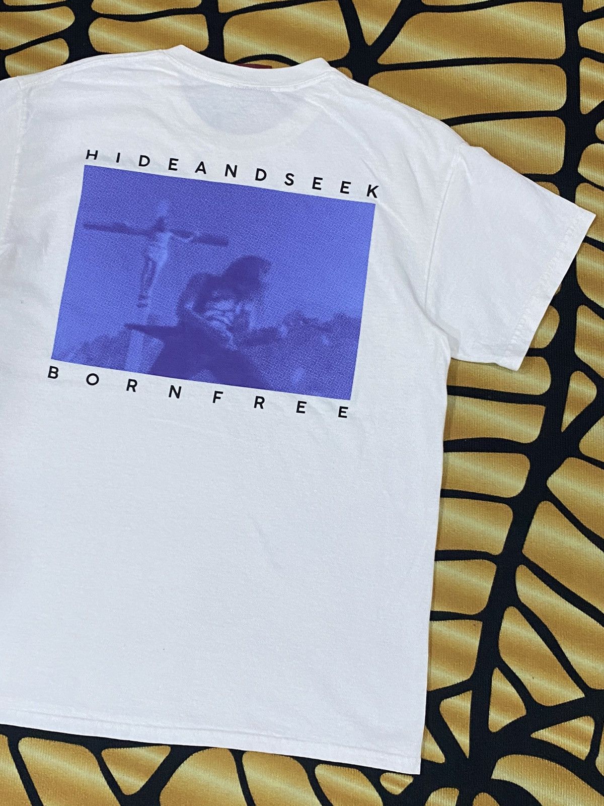 Japanese Brand RARE HIDE&SEEK BORN FREE WHITE TEE Size US M / EU 48-50 / 2 - 5 Thumbnail