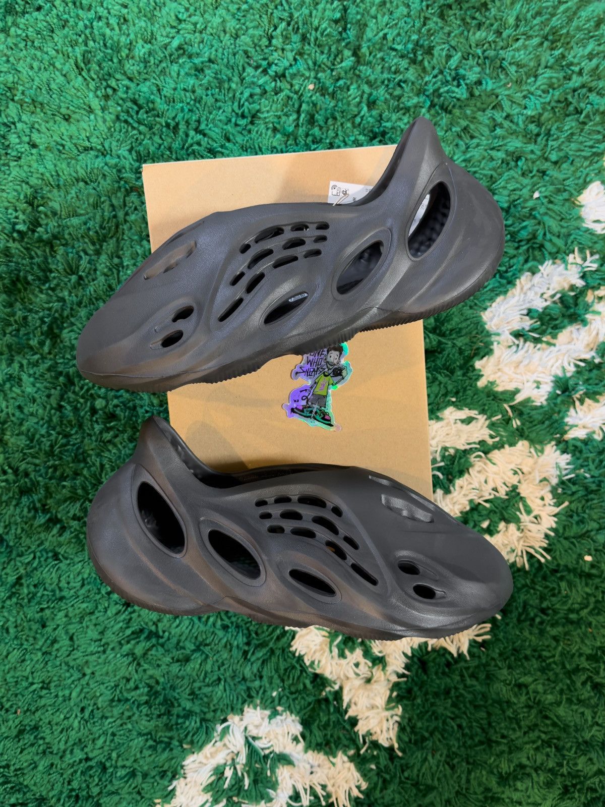Adidas × Yeezy adidas Yeezy Foam RNR Onyx Size US 12 / EU 45 - 4 Thumbnail