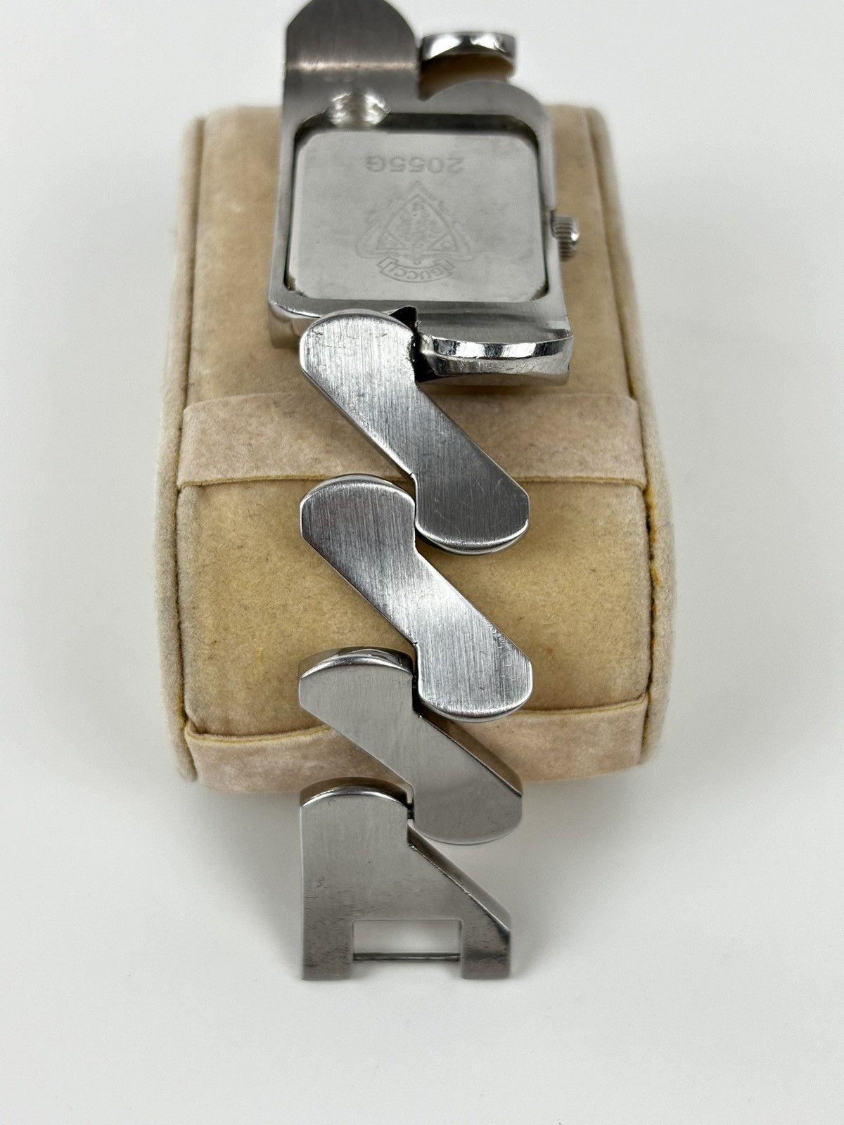 Designer × Gucci × Paolo Gucci RARE 2055G Swiss Made Stainless Steel ZigZag Bracelet Quartz Wristwatch Size ONE SIZE - 20 Thumbnail