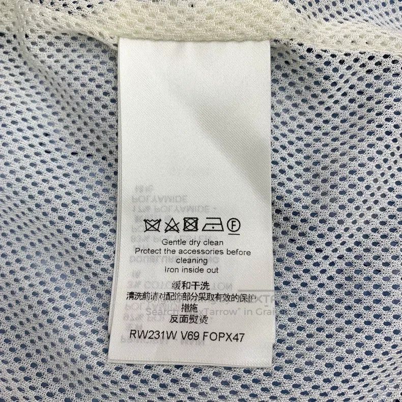 Louis Vuitton Louis Vuitton 23 gradient color logo presbyopic full print Size US 34 / EU 50 - 7 Thumbnail