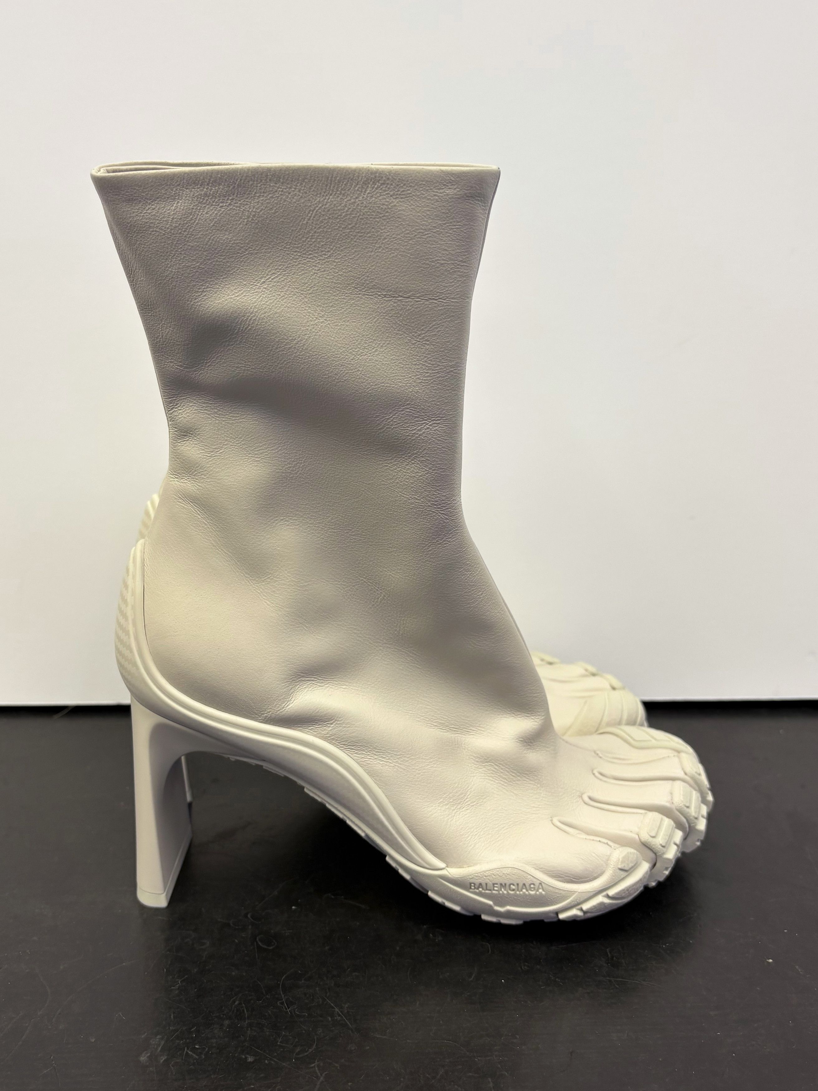 Balenciaga Balenciaga Vibram Five Fingers white boots Size US 6 / IT 36 - 3 Thumbnail