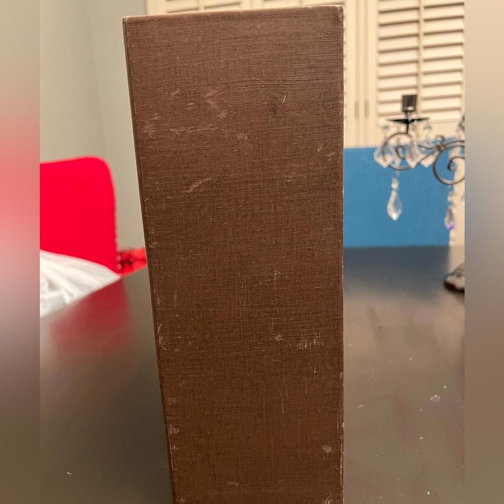 Louis Vuitton Authentic LOUIS VUITTON LV Brown Gift Box Empty Size ONE SIZE - 4 Thumbnail