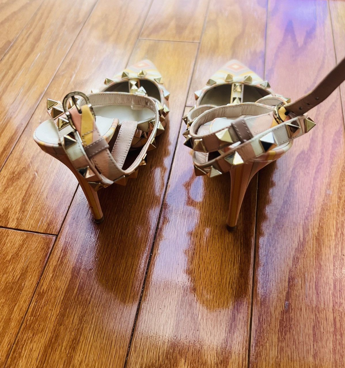 Valentino Valentino heels with studs Size US 6 / IT 36 - 2 Thumbnail