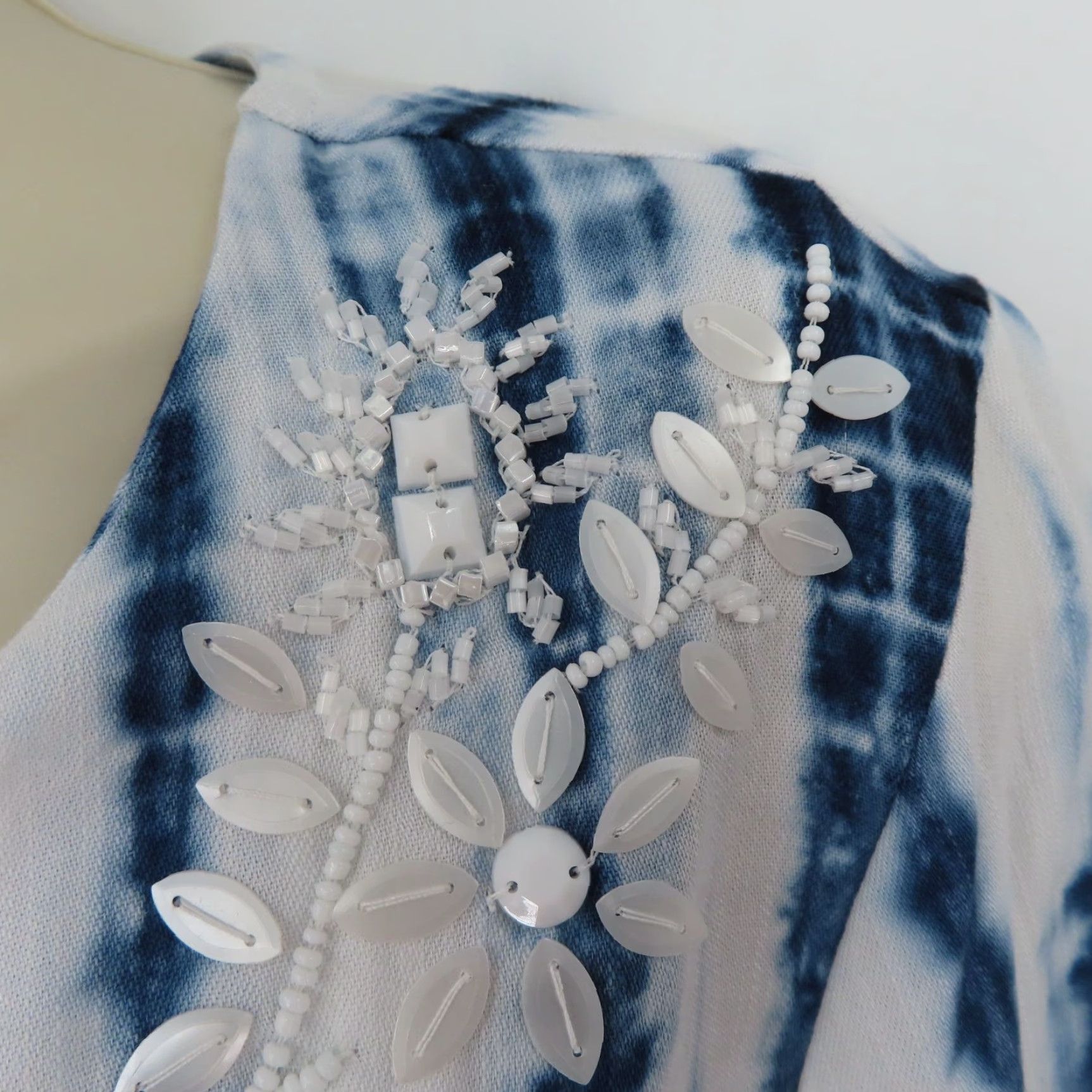 Soft Surroundings Soft Surroundings Blouse Tunic Women M Blue White Tie Dye Beaded Shirt Top Size M / US 6-8 / IT 42-44 - 4 Thumbnail