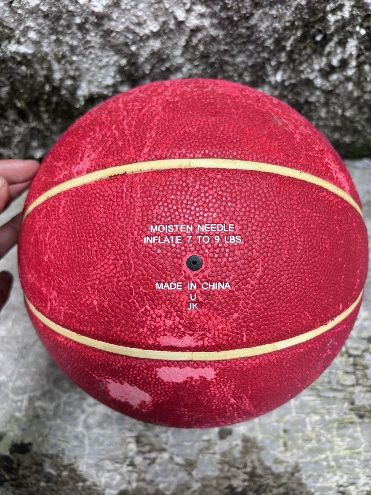 Spalding × Supreme Supreme x Spalding Basketball 1/70 1996 ONE WORLD FAMOUS Size ONE SIZE - 6 Thumbnail