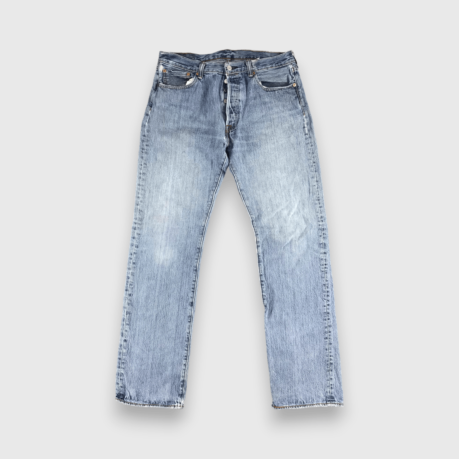 Levi's Vintage Levis 501 Jeans Faded Blue Denim -J382 Size US 34 / EU 50 - 1 Thumbnail
