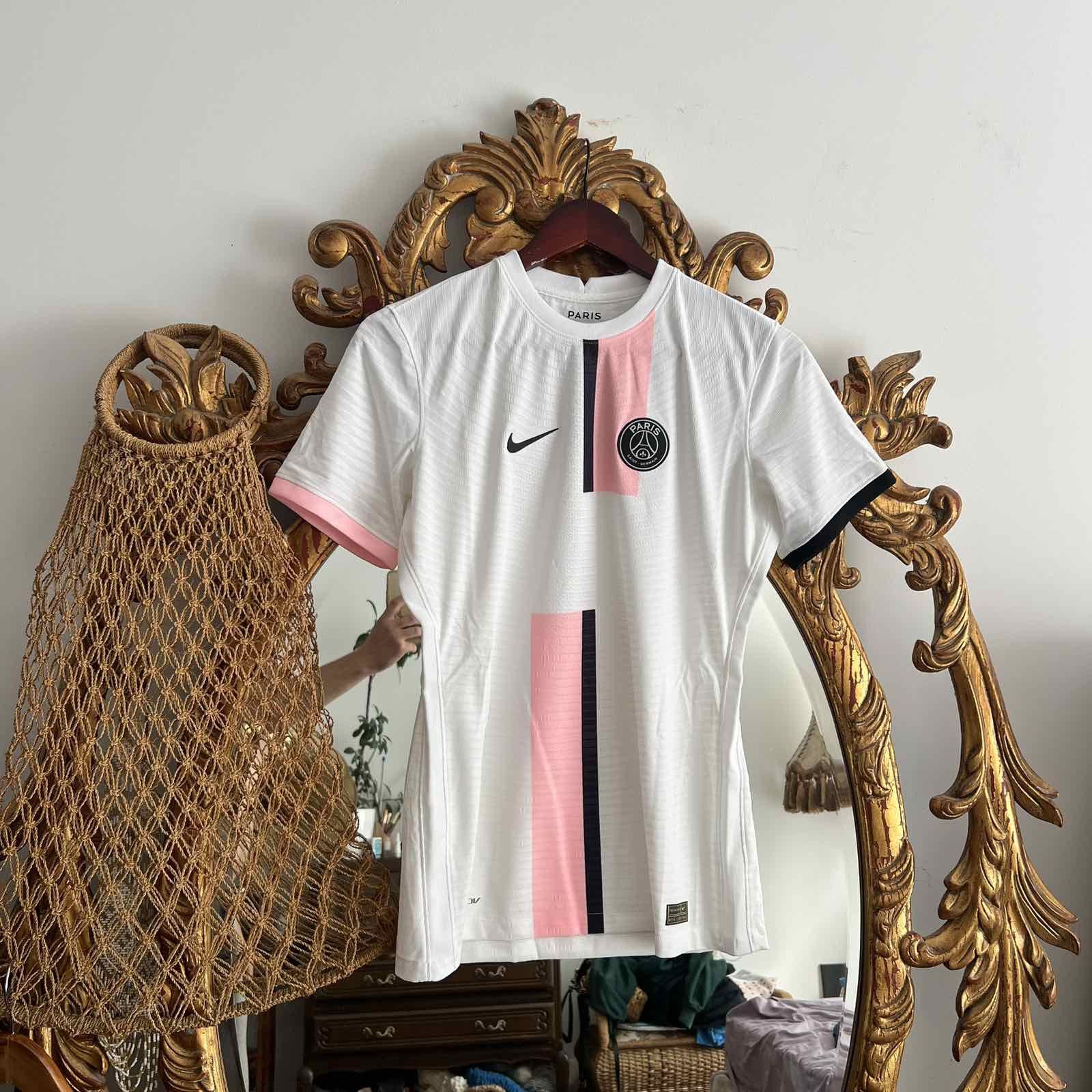Jordan Brand NIKE JORDAN PSG SOCCER JERSEY MATCH WORN FOOTBALL SHIRT SZ S Size US S / EU 44-46 / 1 - 1 Thumbnail