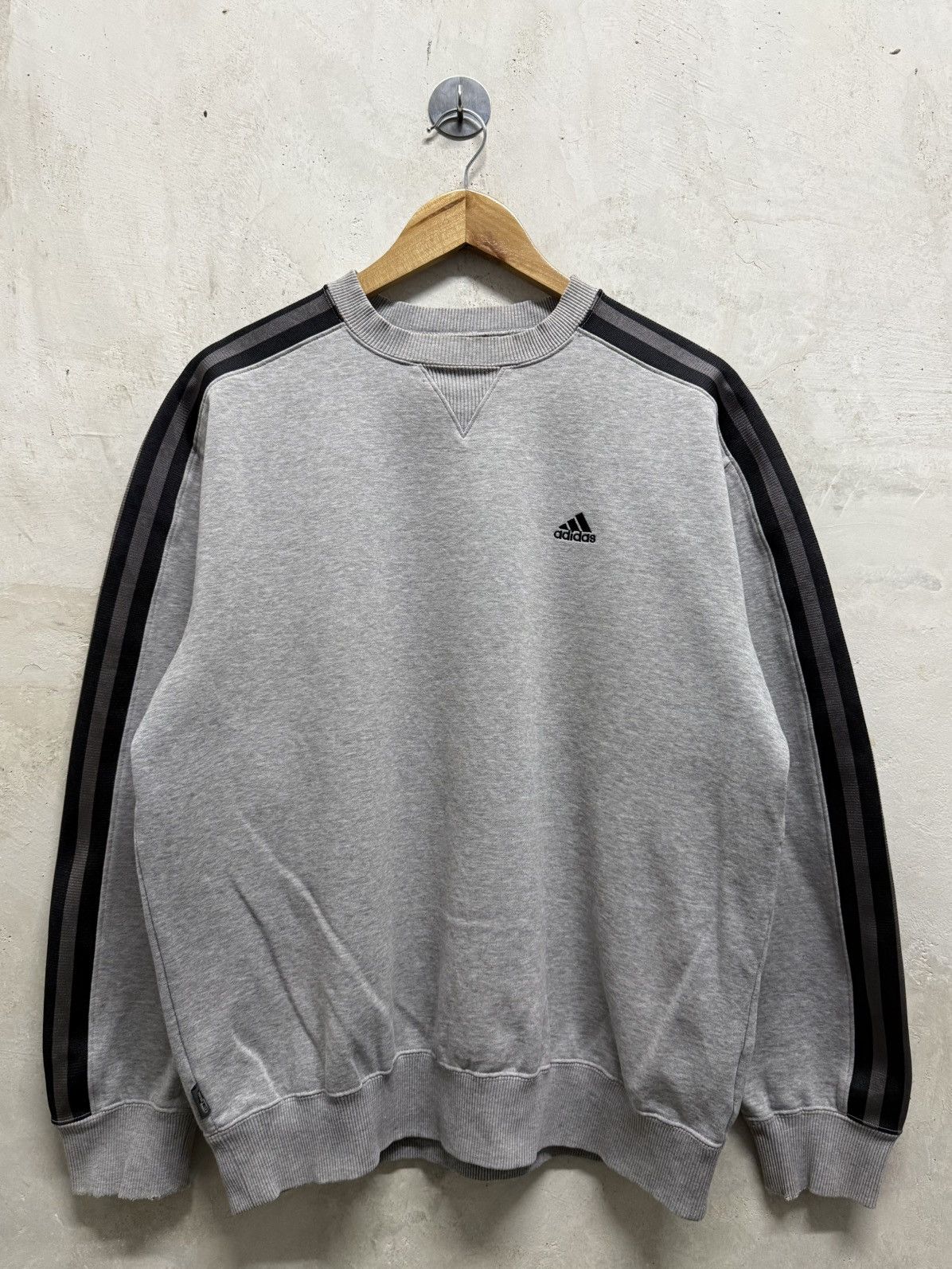 Adidas 2000s Adidas 3 Stripe Crewneck Size US M / EU 48-50 / 2 - 1 Thumbnail