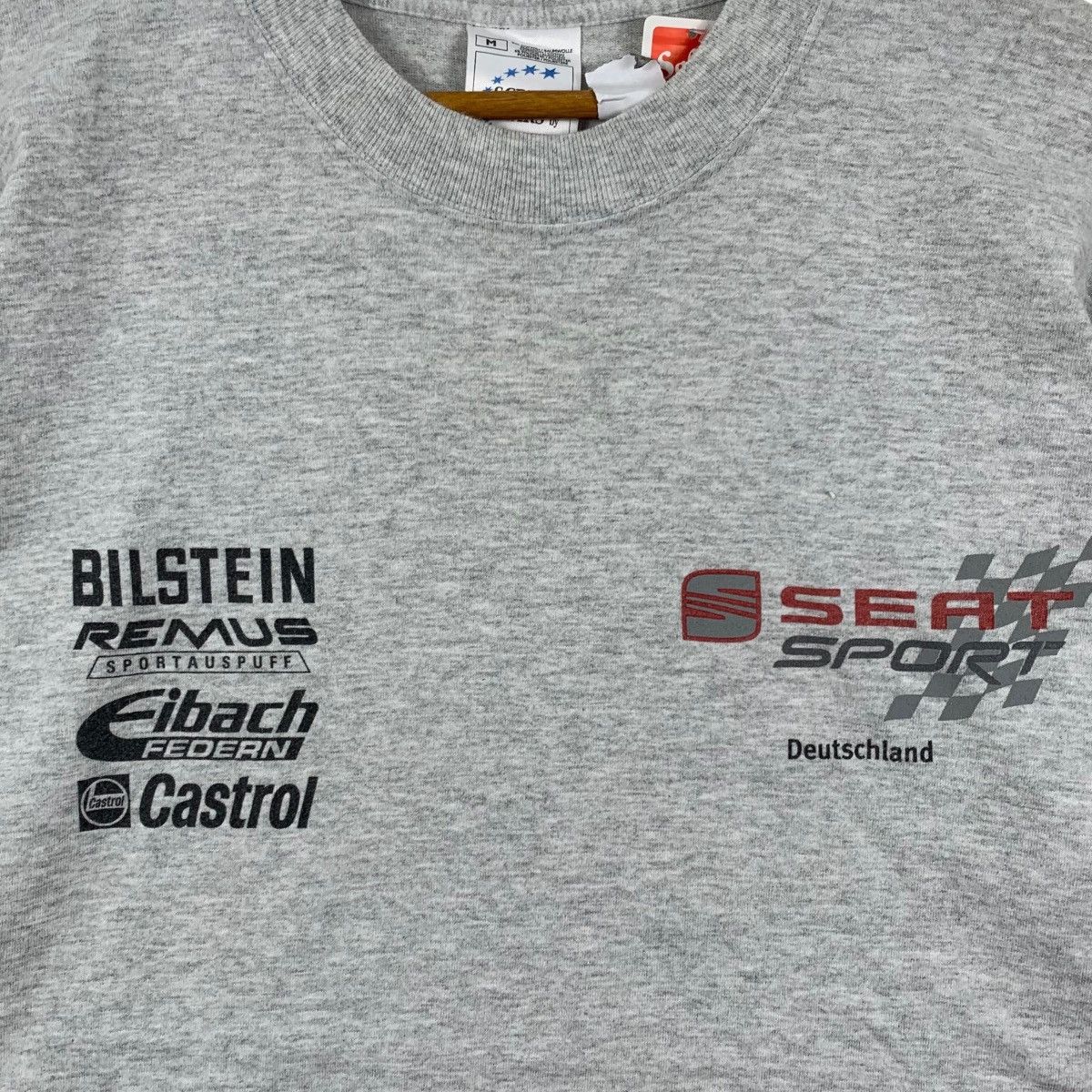 Vintage Vintage SEAT SPORT RACING Deutschland Eibach Castrol Tshirt Size US M / EU 48-50 / 2 - 3 Thumbnail