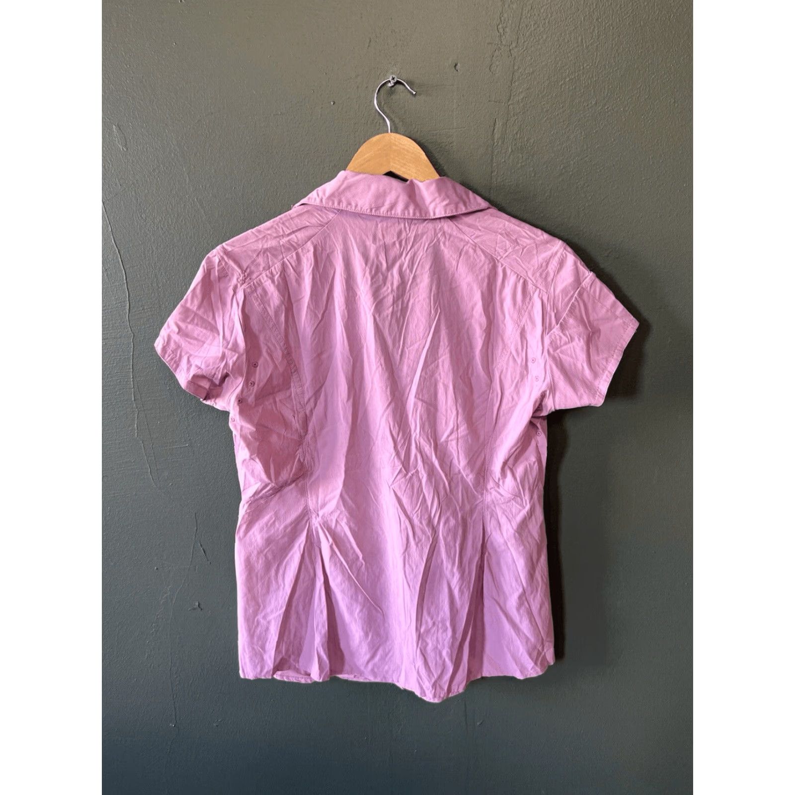 Mountain Hardwear VINTAGE Mountain Hardwear Womens Purple Short Sleeve Button-Up Shirt Nylon 10 Purple Women Shirt 10 Size L / US 10 / IT 46 - 2 Thumbnail