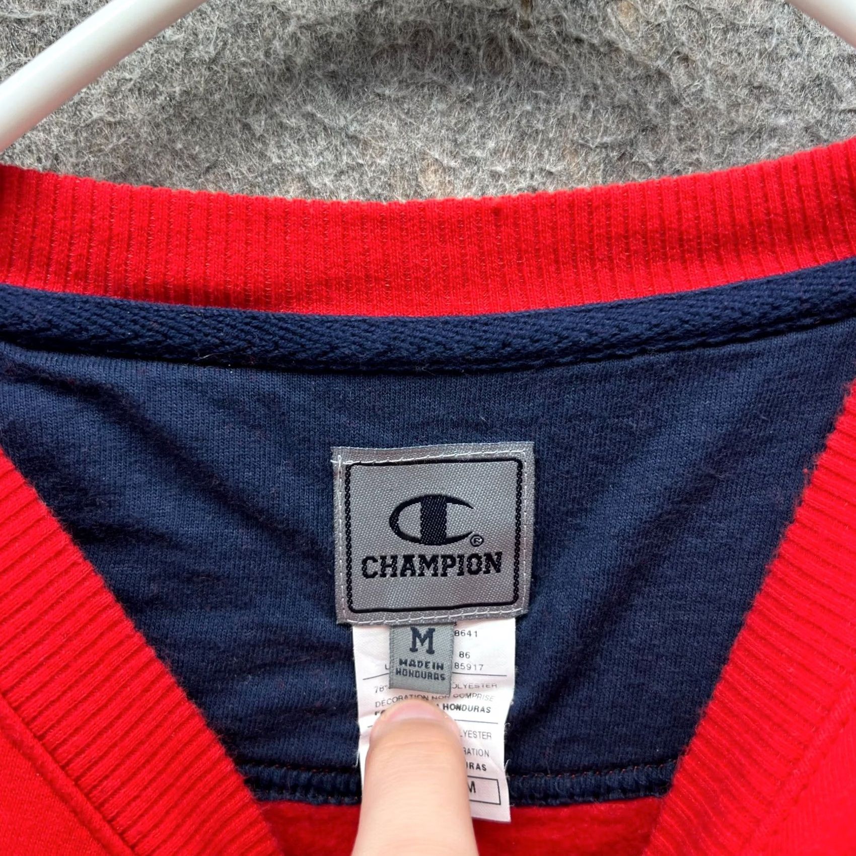 Champion VINTAGE Champion Sweater Mens Medium Red Crewneck Pullover Fleece Logo Cotton 90s Grooved 90s Size US M / EU 48-50 / 2 - 7 Thumbnail